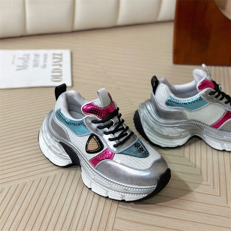 Lässige Schuhe für Papa, trendiger neuer Stil, vielseitig, atmungsaktiv, bequem, Sportschuhe, dicker Saum, zur Erhöhung der Freizeit, Laufschuhe