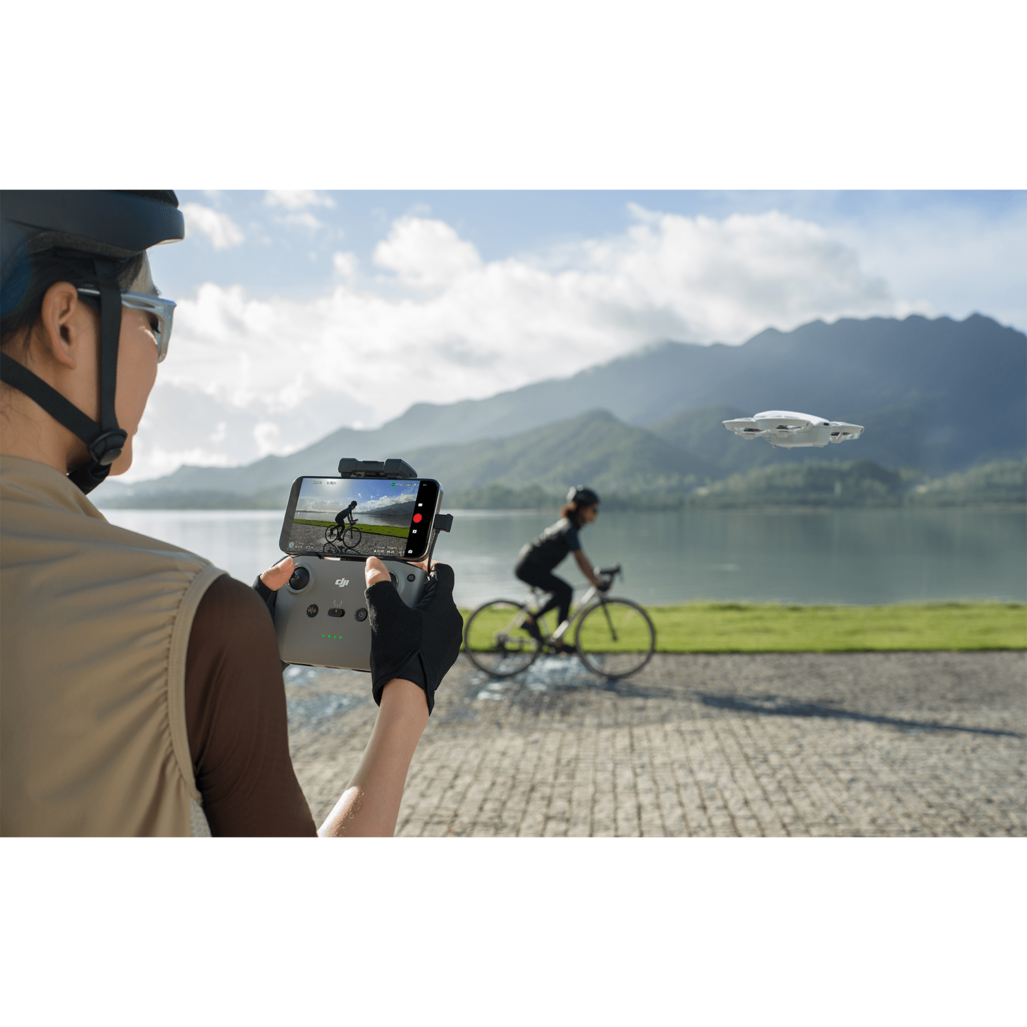 DJI NEO Palm-Sized FPV Drone for Vlogs · v21
