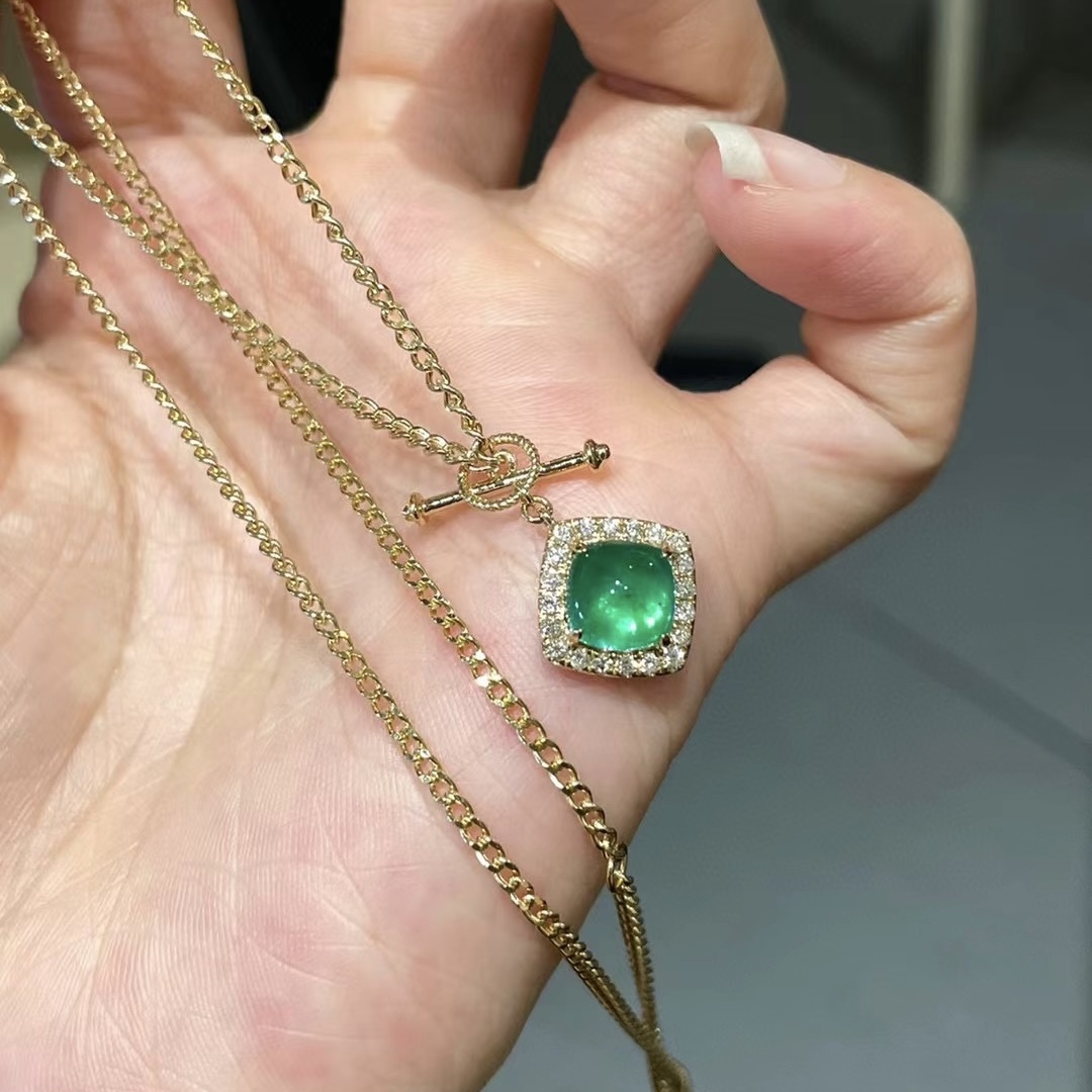Montagne Jewelry 18k Pure Yellow Gold necklace for women Diamond Inset Elegant Retro Design Fine Jewellery Natural Vivid 1.5 Carat Emerald Pendant Necklace · v3