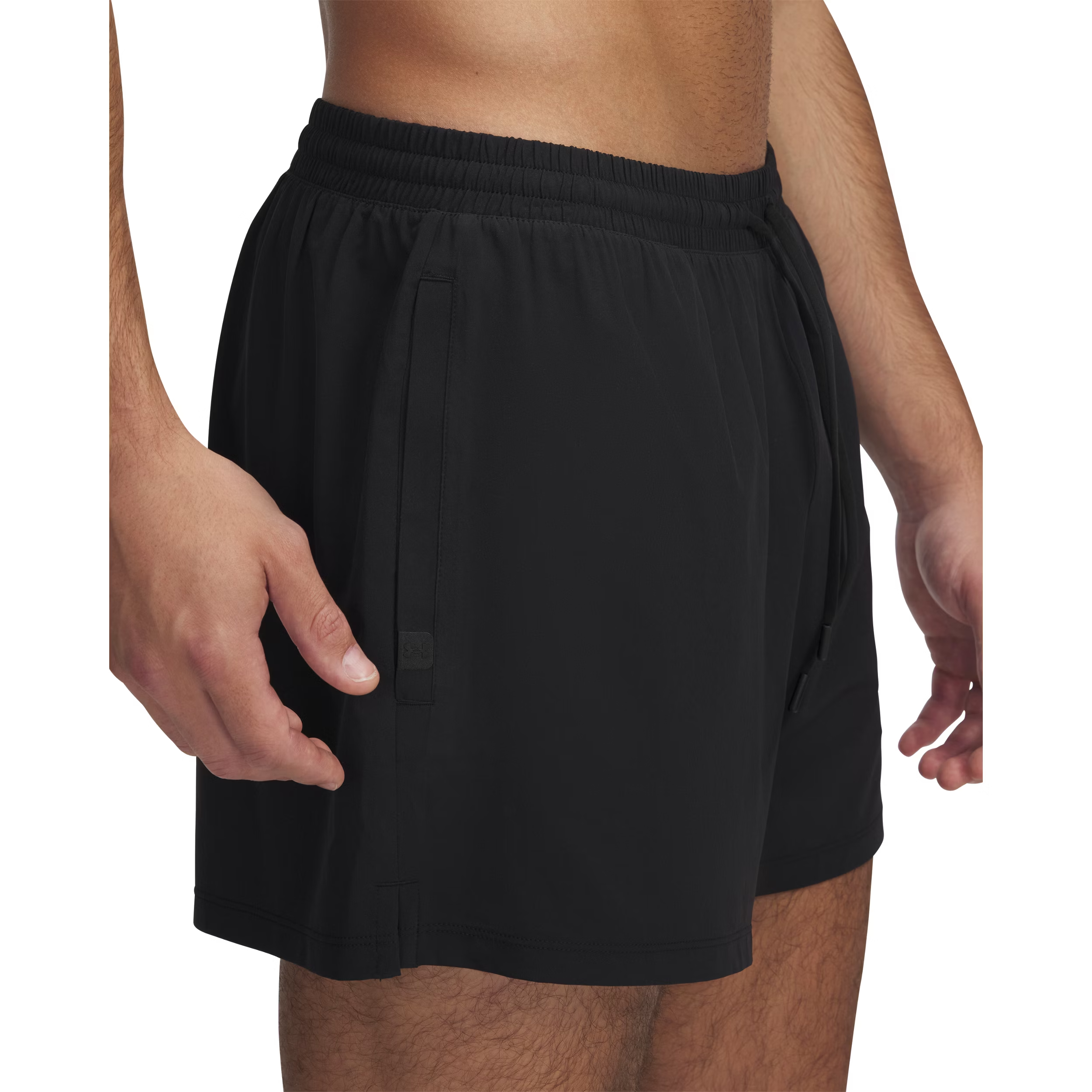 شورت UA Meridian Woven 4 للرجال من Under Armour - أسود (001)