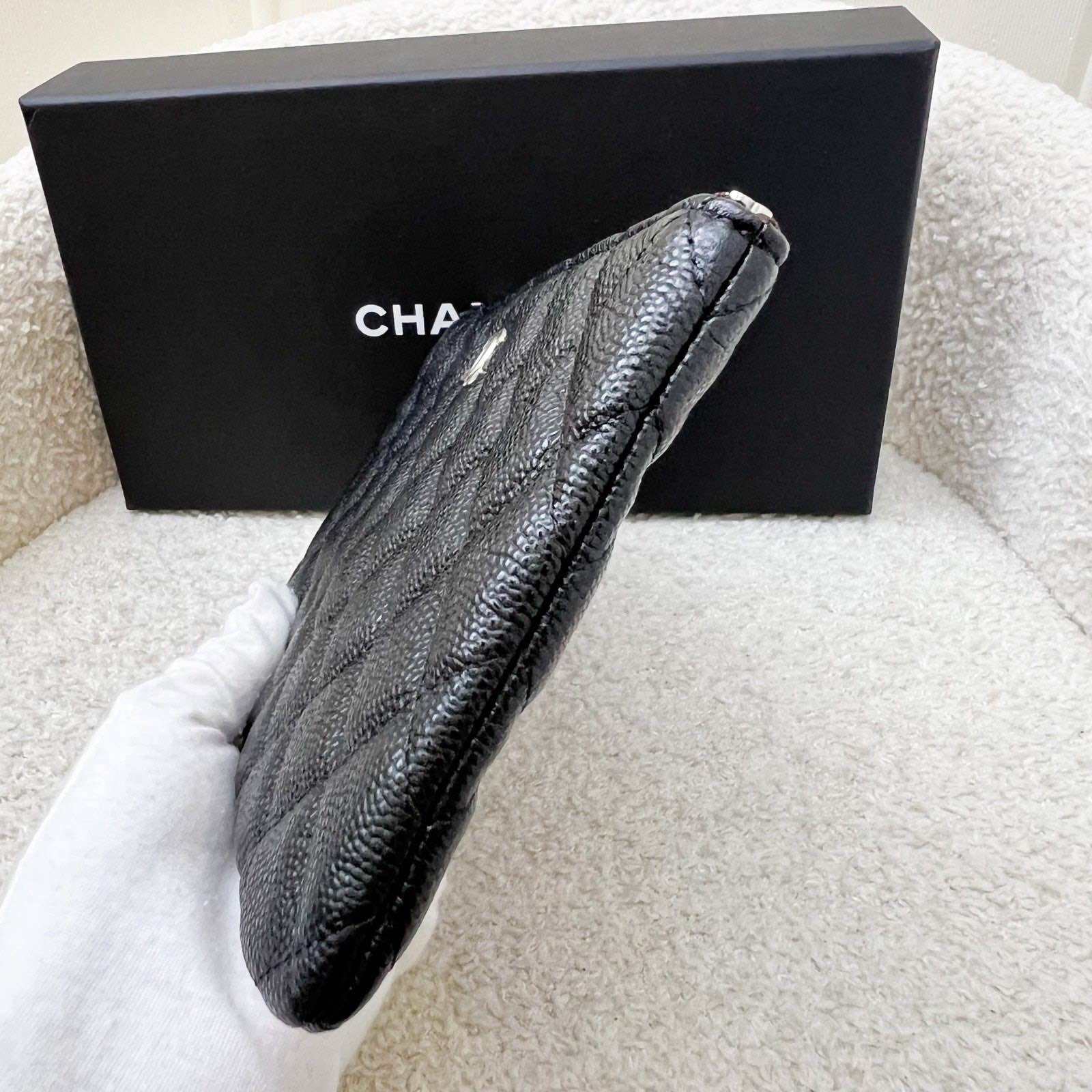 Chanel Classic Small O-Case//Beutel aus schwarzem Kaviar und SHW