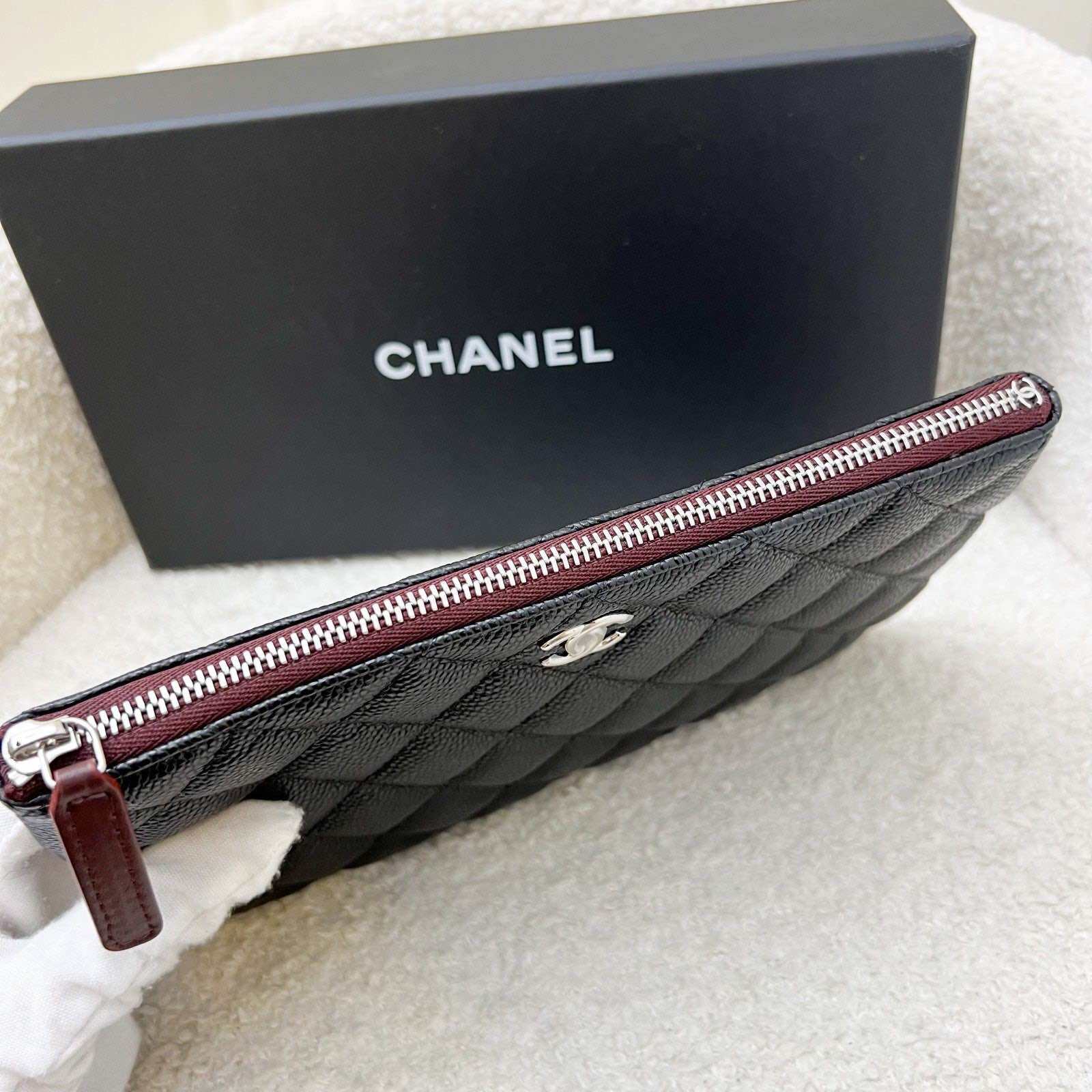 Chanel Classic Small O-Case//Beutel aus schwarzem Kaviar und SHW