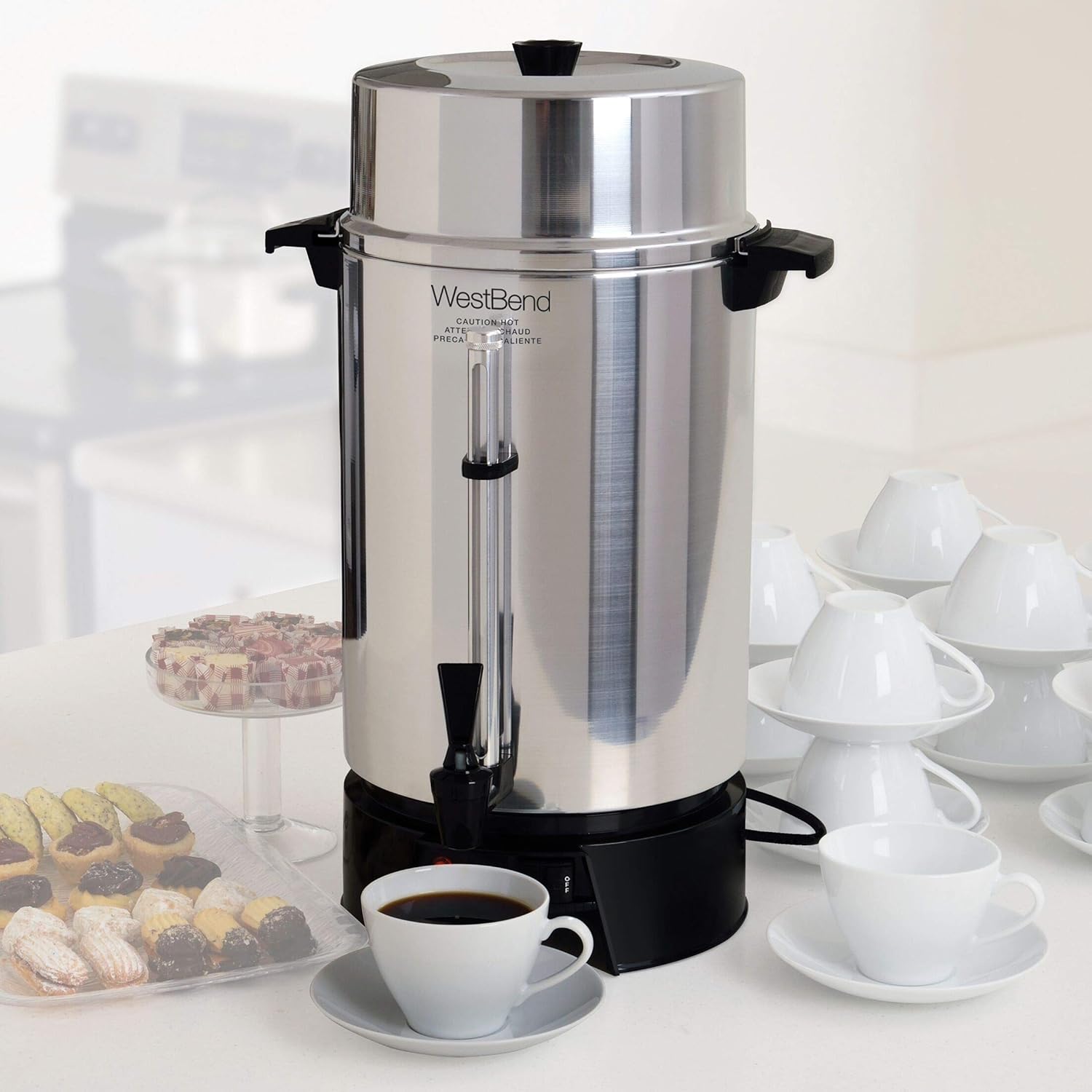 Urna da caffè commerciale West Bend 33600 in alluminio altamente lucidato approvata dalla NSF con controllo automatico della temperatura, grande capacità con infusione rapida e facile pulizia, 100 tazze, argento