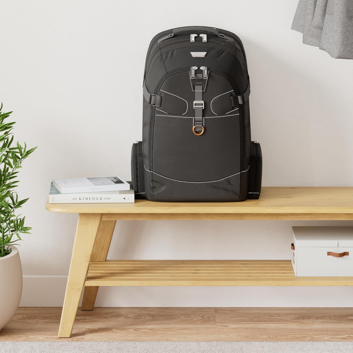 Everki Business 120 กระเป๋าเป้สะพายหลังใส่โน้ตบุ๊กสำหรับธุรกิจพร้อมผ้าคลุมกันฝน - ช่องใส่โน้ตบุ๊กขนาดใหญ่พิเศษ สูงสุด 18.4 นิ้ว ความจุ 40 ลิตร พร้อมดีไซน์พับออกได้ 180 องศา กระเป๋าใส่โน้ตบุ๊กสำหรับทำงานหรือเล่นเกม (EKP120) สีดำ