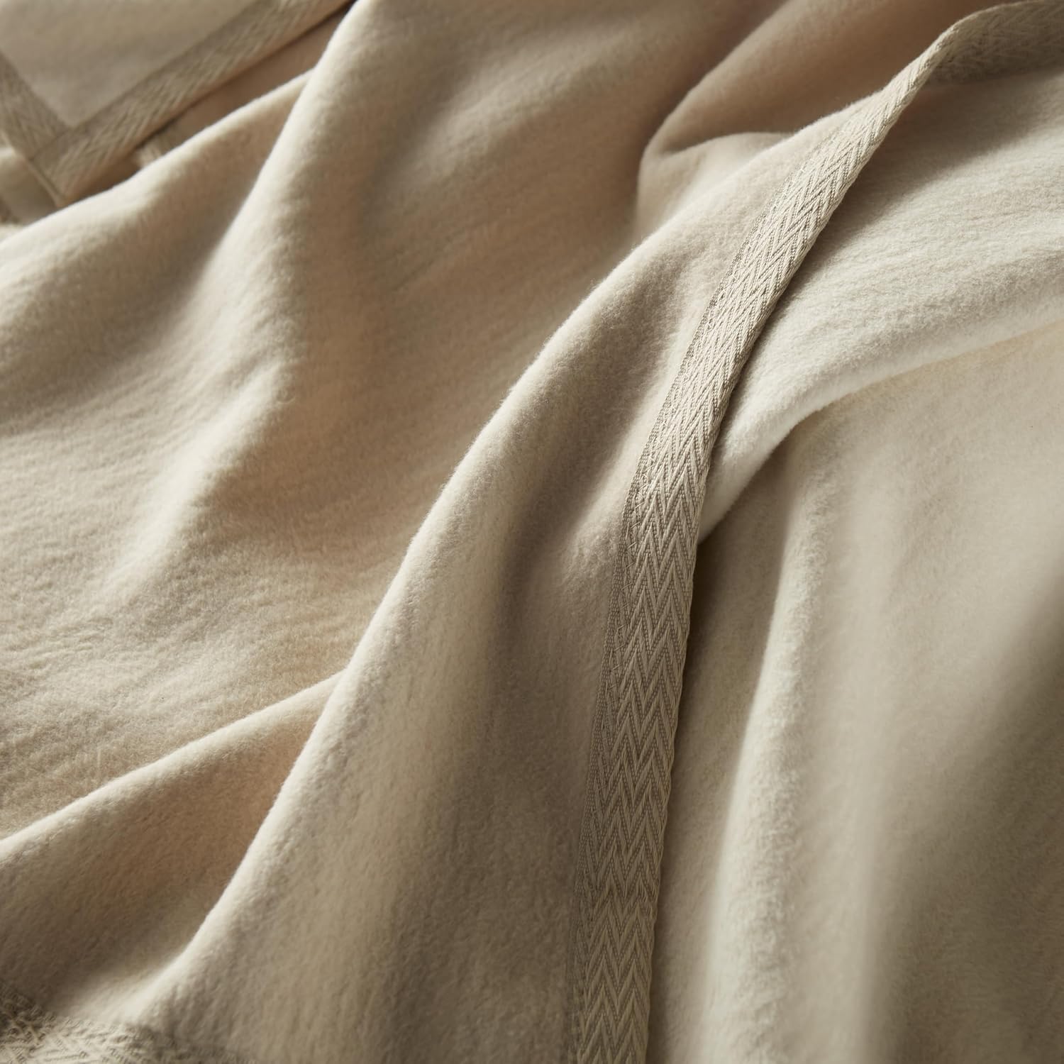 Peacock Alley Favorite Luxury Reversible Cotton Blanket for Year Around Use - 100% Long Staple Cotton, Imported from Portugal - King, White · v2