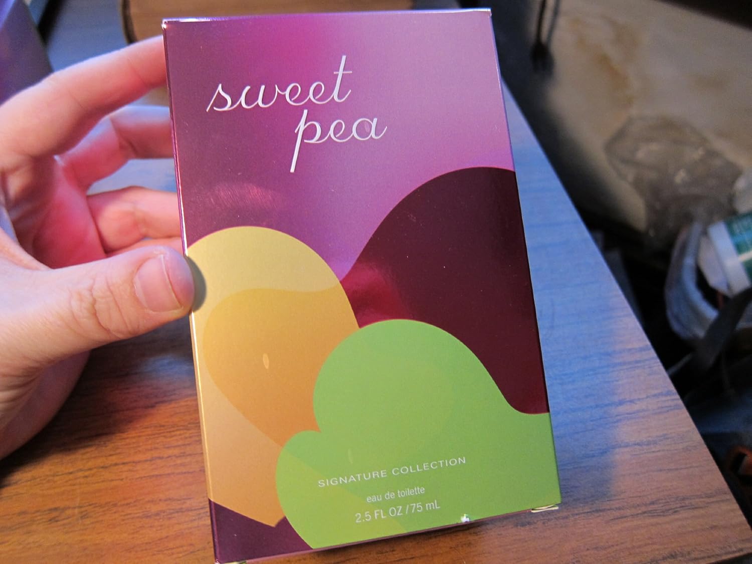Bath and Body Works Sweet Pea Eau De Toilette Perfume Spray 2.5 Ounce Decorative Collectors Bottle New In Box · v5