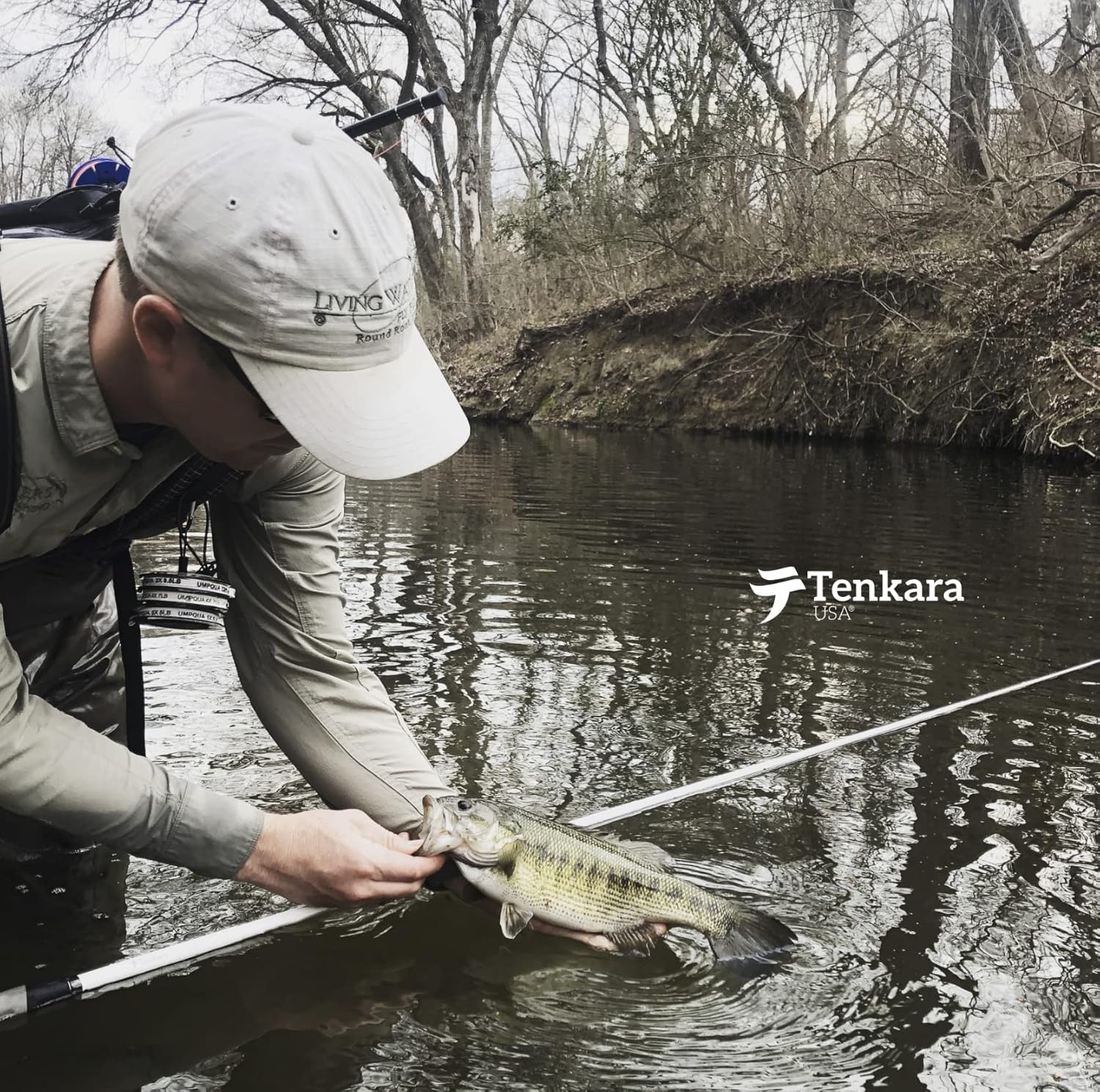 Tenkara USA Fly Fishing HANE™ -Rute mit Etui, superkompakte Allround-Rute für kleine und mittelgroße Fische — ultraportabel, Kohlefaser, leicht (10 Fuß/10 Zoll — 330 cm)