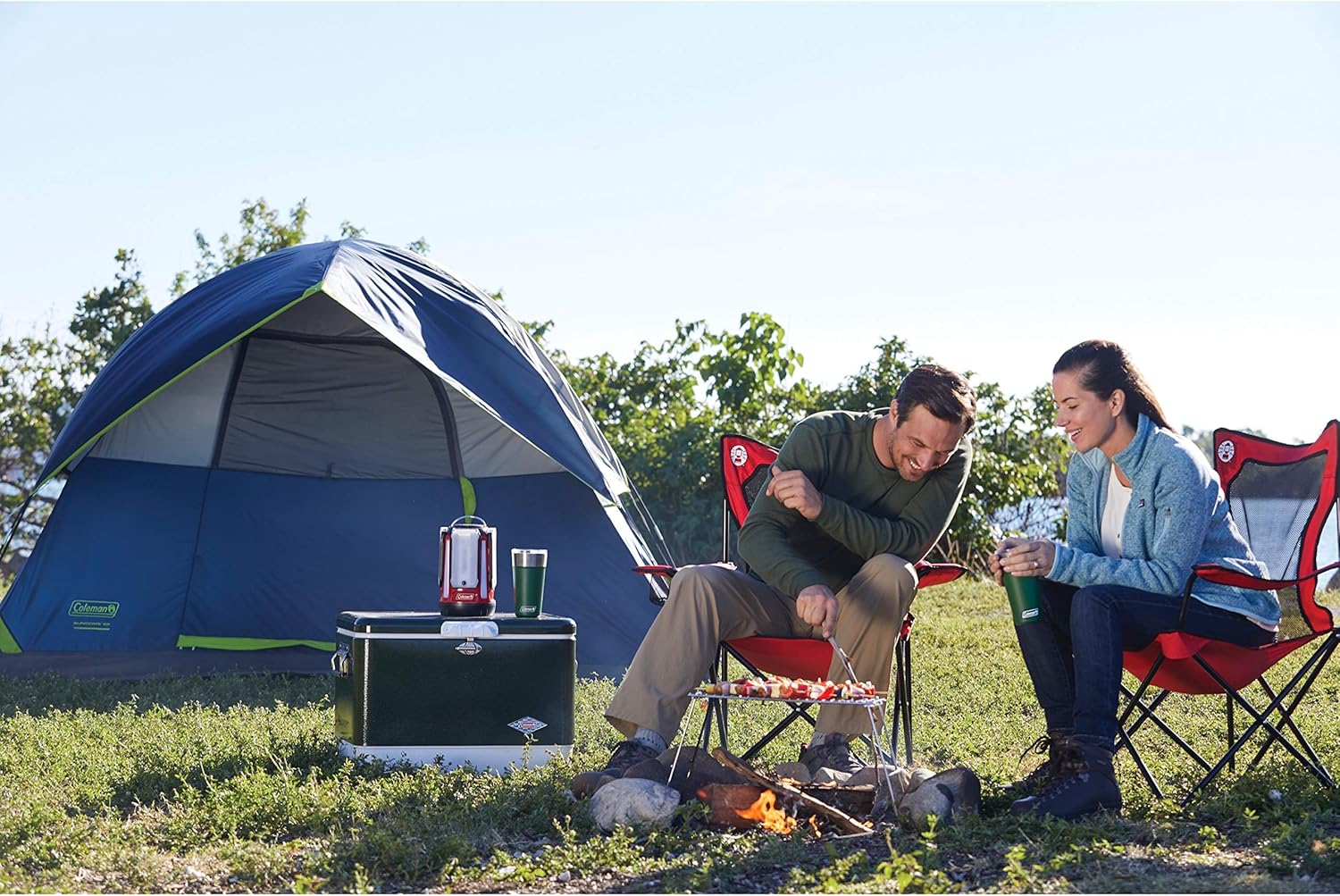 Coleman Sundome Camping Tent, 2/3/4/6 Person Dome Tent with Snag-Free Poles for Easy Setup in Under 10 Mins, Included Rainfly Blocks Wind  Rain, Tent for Camping, Festivals, Backyard, Sleepovers · v2