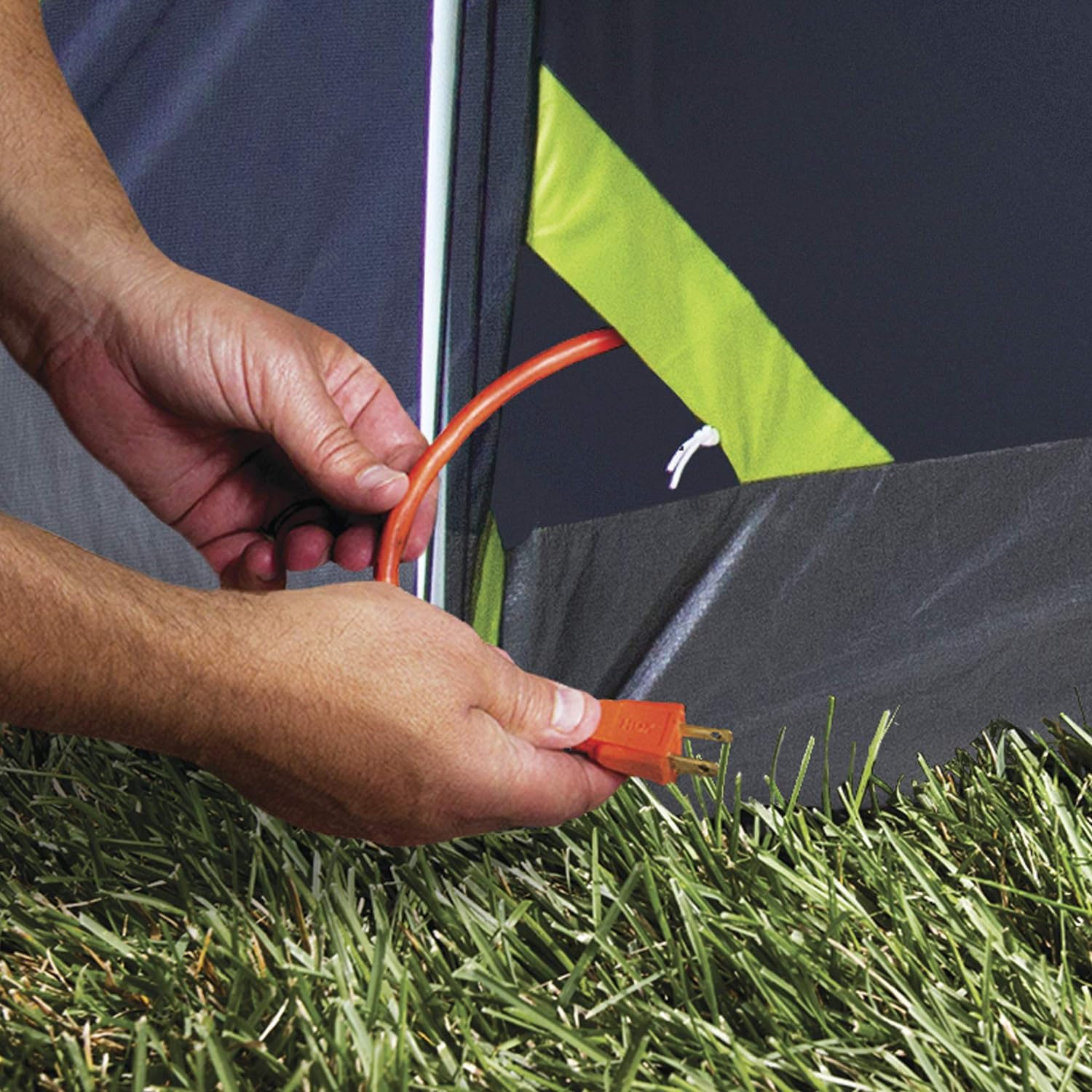 Coleman Sundome Camping Tent, 2/3/4/6 Person Dome Tent with Snag-Free Poles for Easy Setup in Under 10 Mins, Included Rainfly Blocks Wind  Rain, Tent for Camping, Festivals, Backyard, Sleepovers · v2