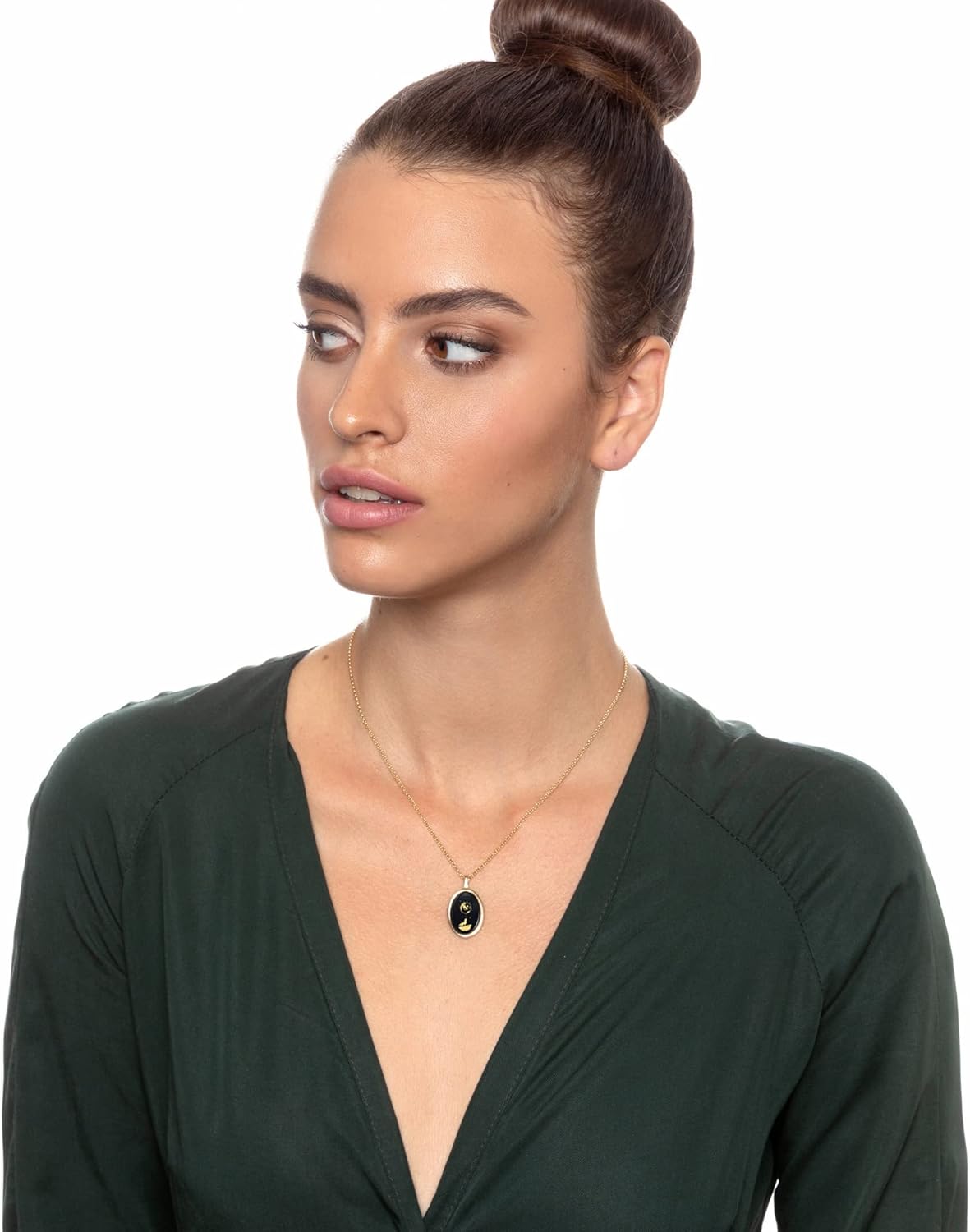I Love You to the Moon and Back Necklace Pure Gold Inscribed with Nostalgic Howling Wolf and Stars on Onyx Gemstone Romantic Pendant for Women, 18 Gold Plated Silver Chain · v2