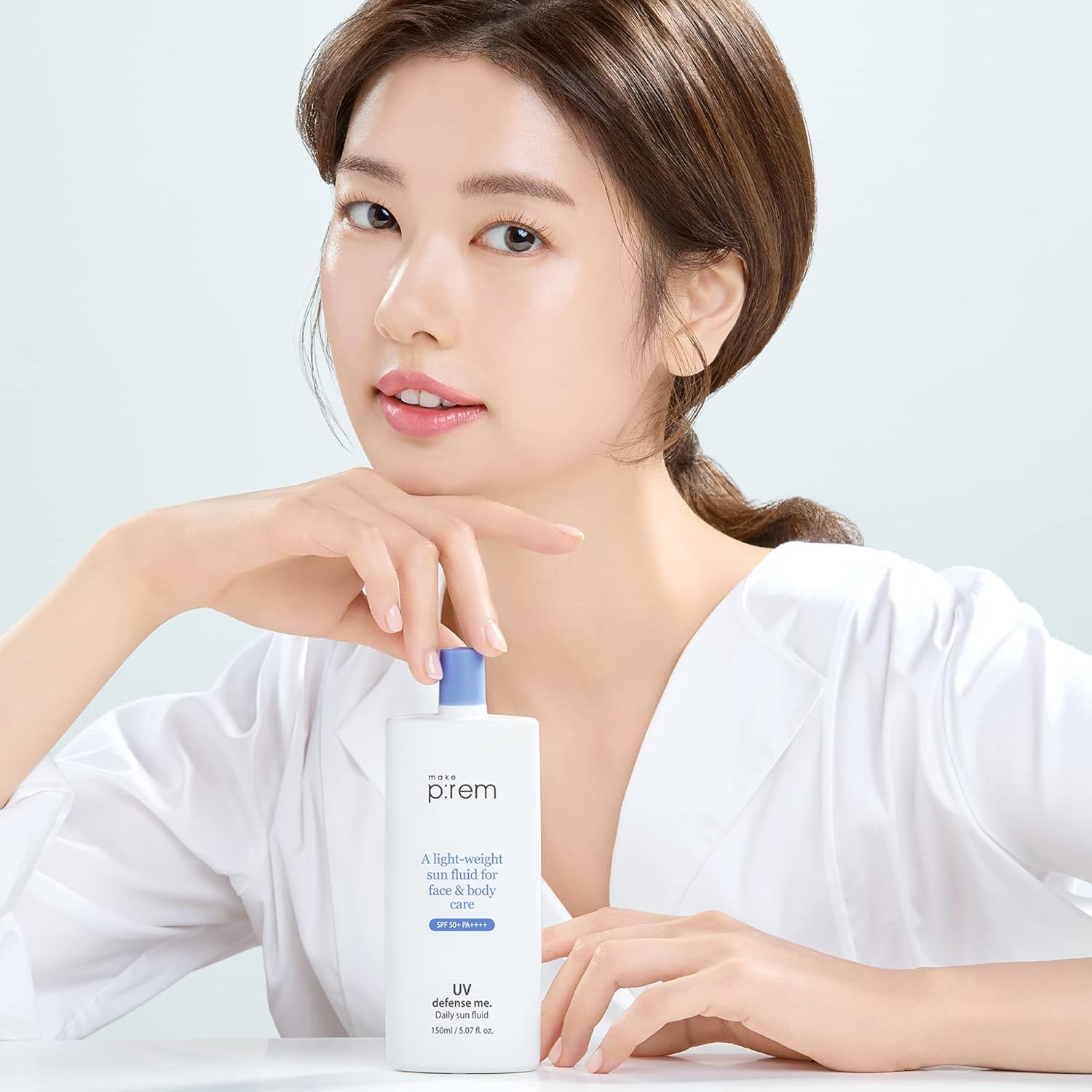 MAKEPREM Defense Me Daily Vegan Sun Fluid Нежирный Успокаивающий Увлажняющий SPF 50 PA Солнцезащитный крем Безопасный для рифов УФ-фильтр с широкой защитой Солнцезащитный крем Blue Ray Чувствительная кожа, склонная к акне Жирная кожа Лицо Тело Корейский уход за кожей
