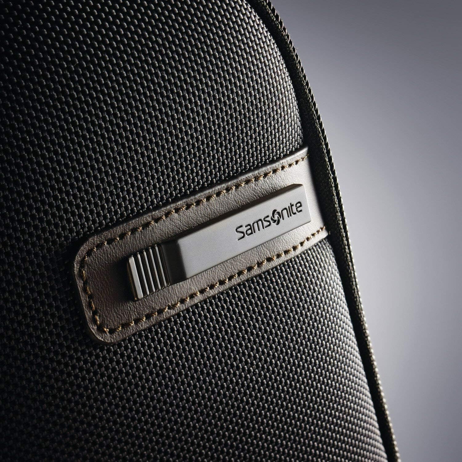 กระเป๋าเป้สะพายหลัง Samsonite Kombi Business สีดำ/น้ำตาล ขนาด 16.25 x 10.5 x 5 นิ้ว