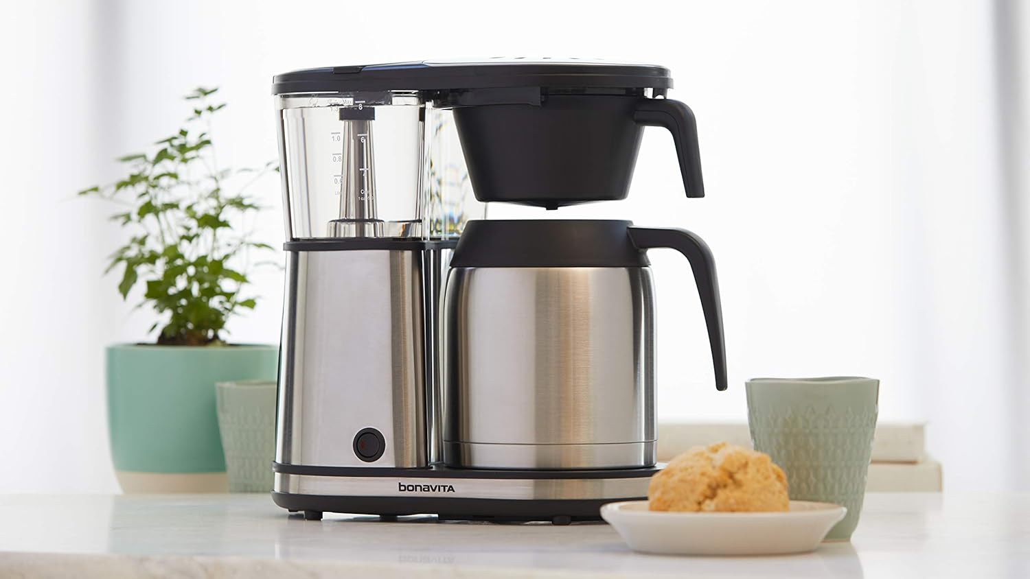 Cafetera Bonavita Connoisseur para 8 tazas con un solo toque, con cesta de filtro colgante y jarra térmica, BV1901TS, acero inoxidable, cromada