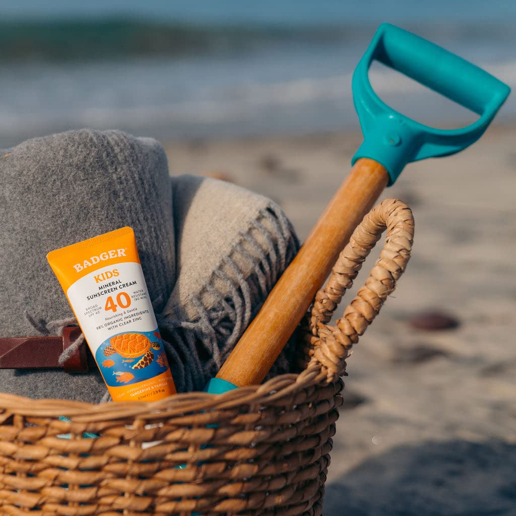 Badger Kids Sunscreen Cream SPF 40, Organic Mineral Sunscreen Kids Face  Body with Zinc Oxide, Reef Friendly, Broad Spectrum, Water Resistant, 2.9 fl oz
