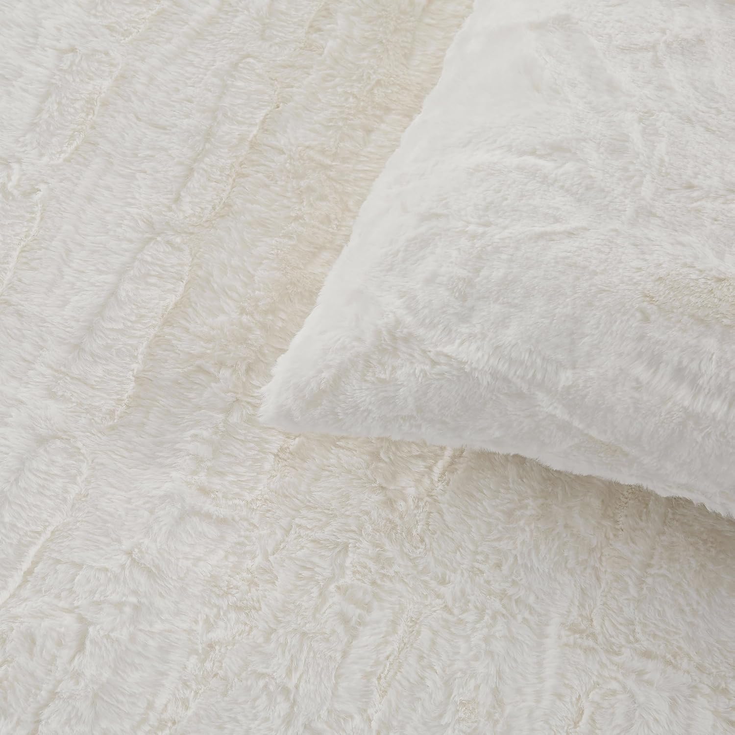 UGG 13712 Alondra King Comforter Set Soft Cozy Bedding Faux Fur Comforter and Two Pillow Shams Hotel Style Luxury Blanket Set for Bedroom Accents, King, Snow · v2