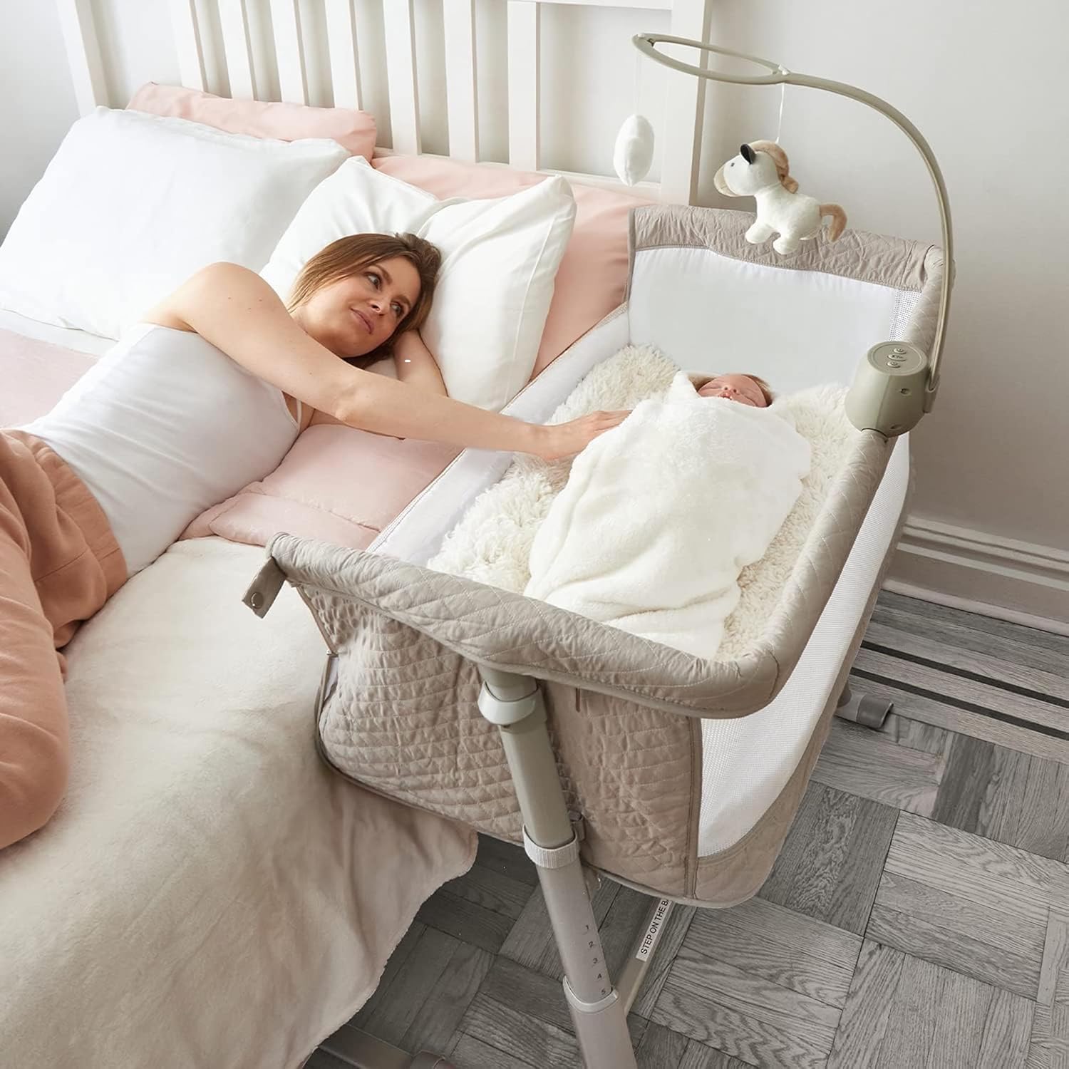 Tempat Tidur Bayi Cloud Baby Bedside, Tempat Tidur Bayi Terbaik untuk Bayi Baru Lahir, Tempat Tidur Portabel untuk Tidur Bersama yang Lebih Aman, Tempat Tidur Bayi Plus Patung Gantung, Musik - Unisex untuk Anak Perempuan dan Laki-laki