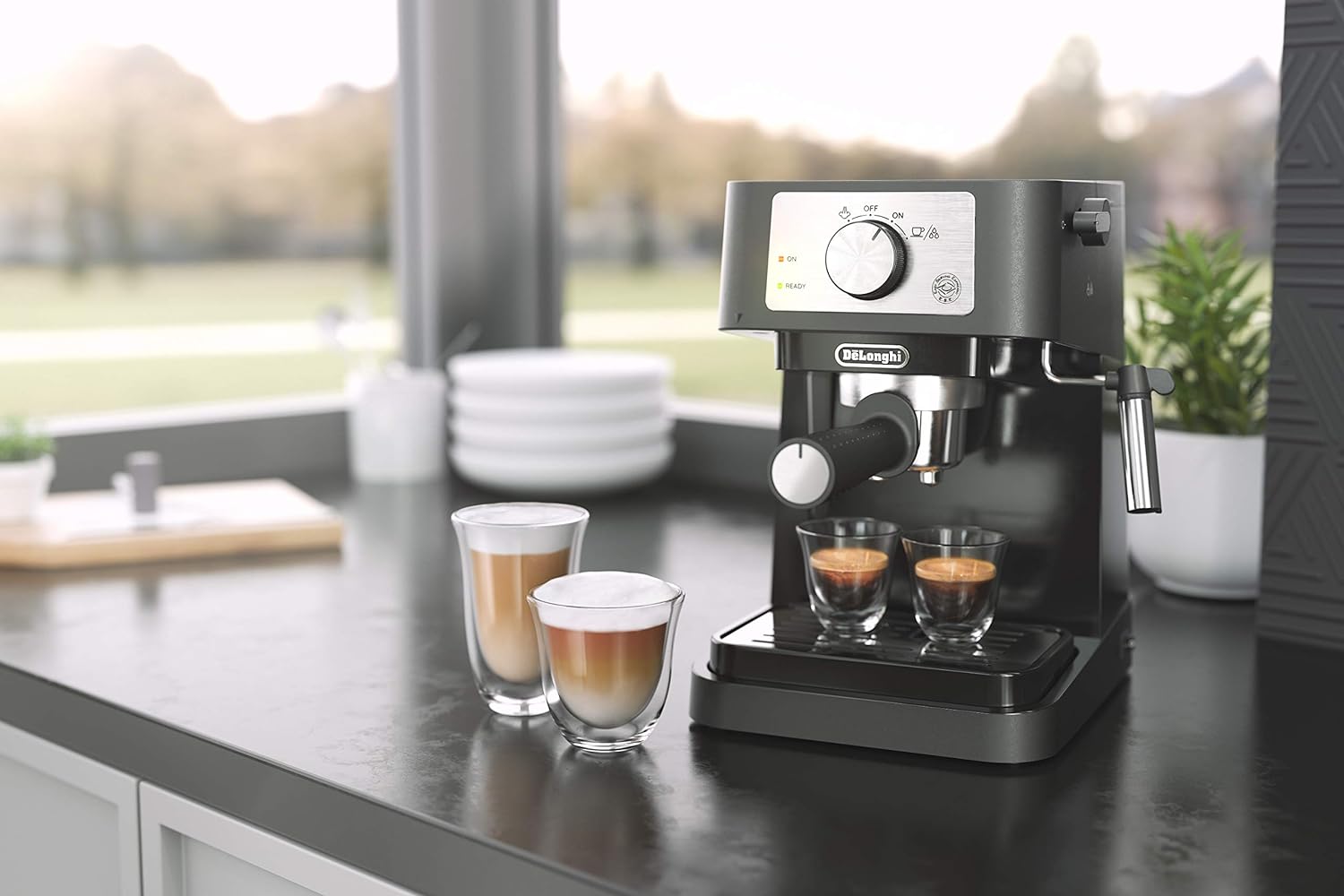 DeLonghi Stilosa 수동 에스프레소 머신, 라떼 카푸치노 메이커, 15바 펌프 압력 밀크 프로더 스팀 완드, 블랙/스테인리스, EC260BK, 13.5 x 8.07 x 11.22인치