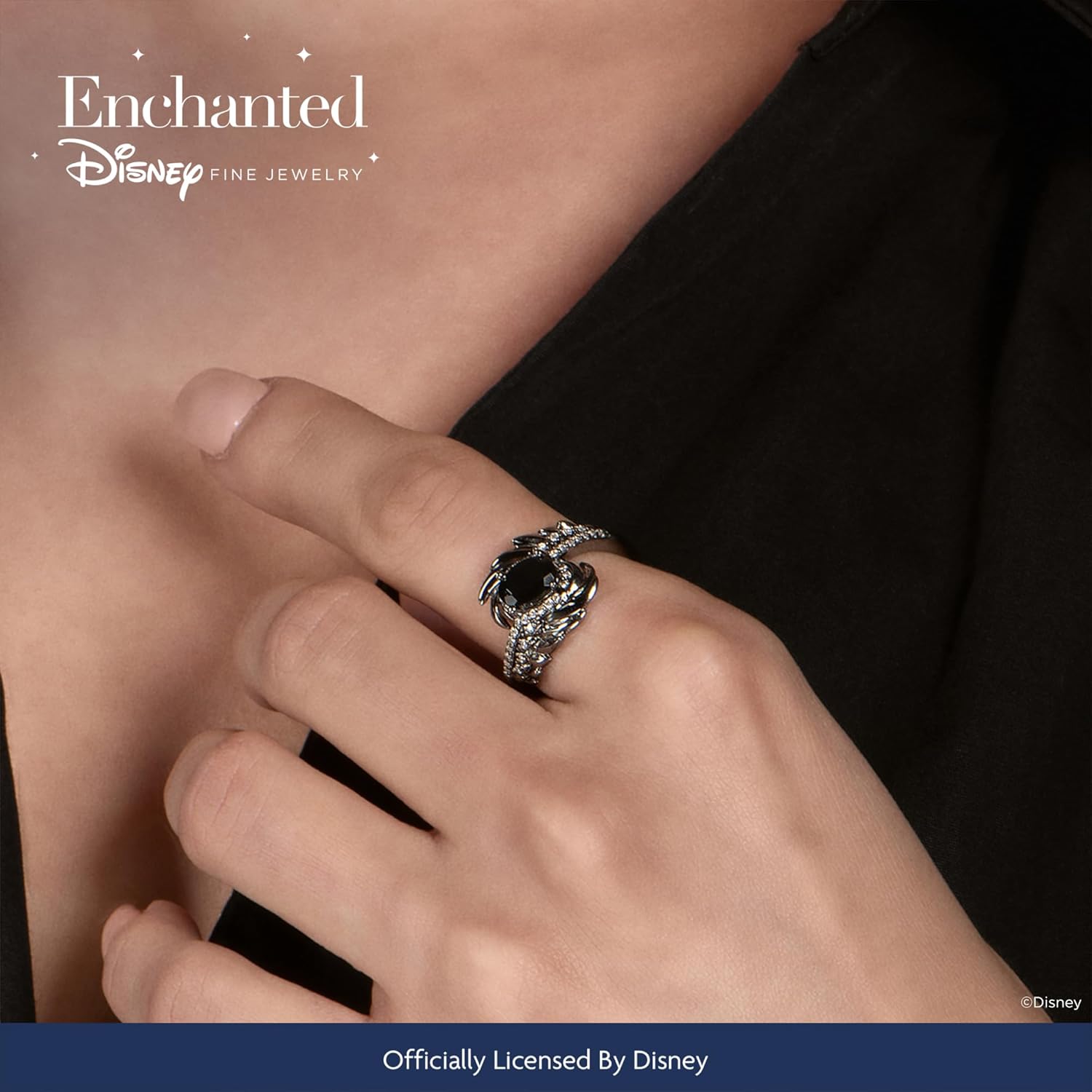 Jewelili Enchanted Disney Güzel Takı Siyah Rodyum 1/6 Cttw Pırlanta ve Oniks Maleficent Kanat Yüzüğü ile Gümüş