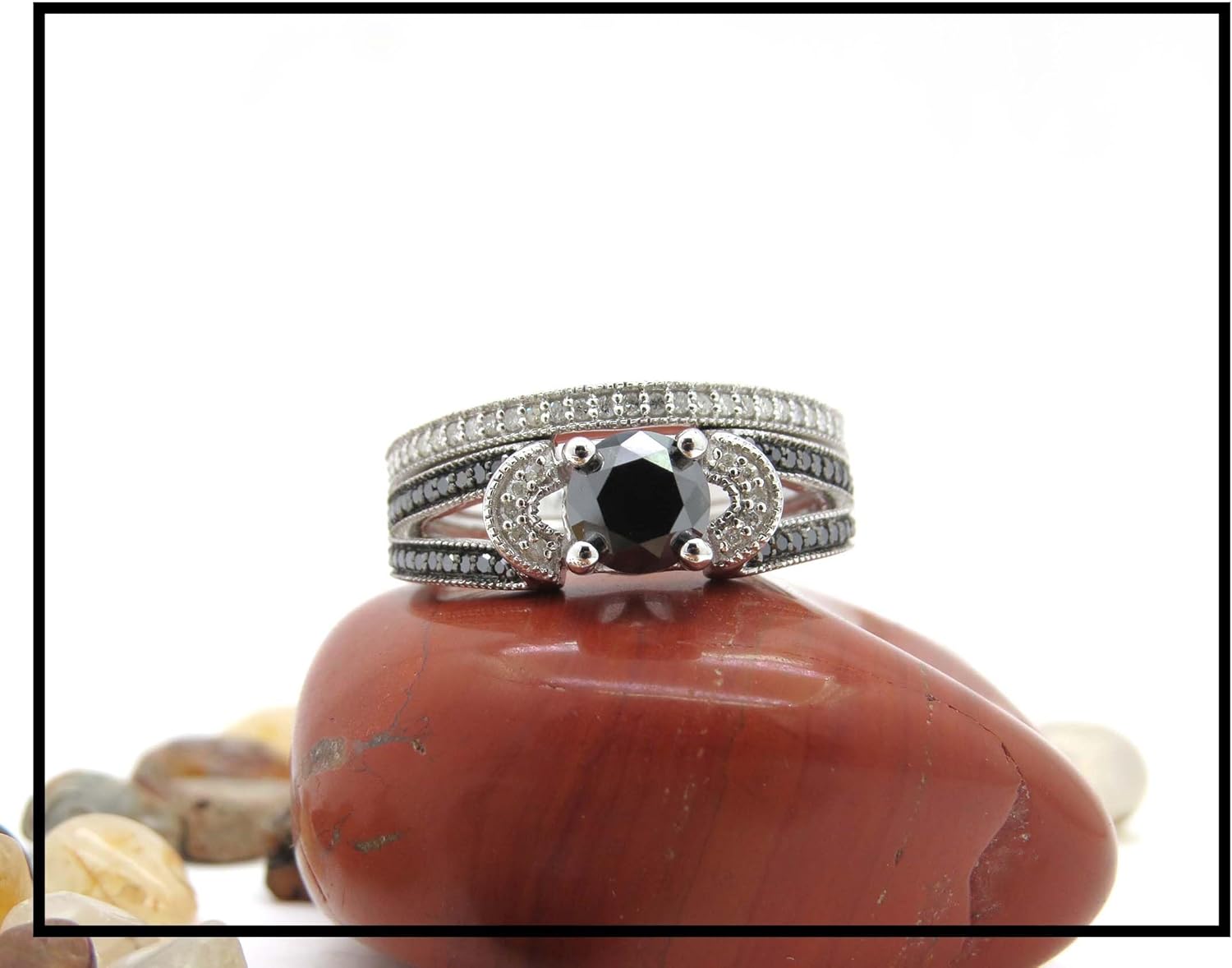 Collezione Dazzlingrock, collare in stile solitario con diamante nero rotondo da 6 mm, con diamante bianco, set di fedi nuziali per lei in argento sterling 925