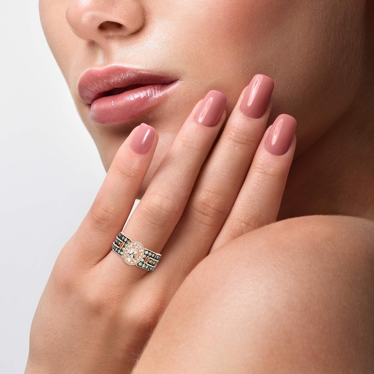 LE VIAN 14 Ayar Pembe Altın, Oval Morganit 7/8 Cttw Beyaz/Çikolata Pırlanta Halo Nişan Yüzüğü (H-I amp; Süslü Kahverengi Renk, SI1-SI2 Berraklığı) - Beden 7