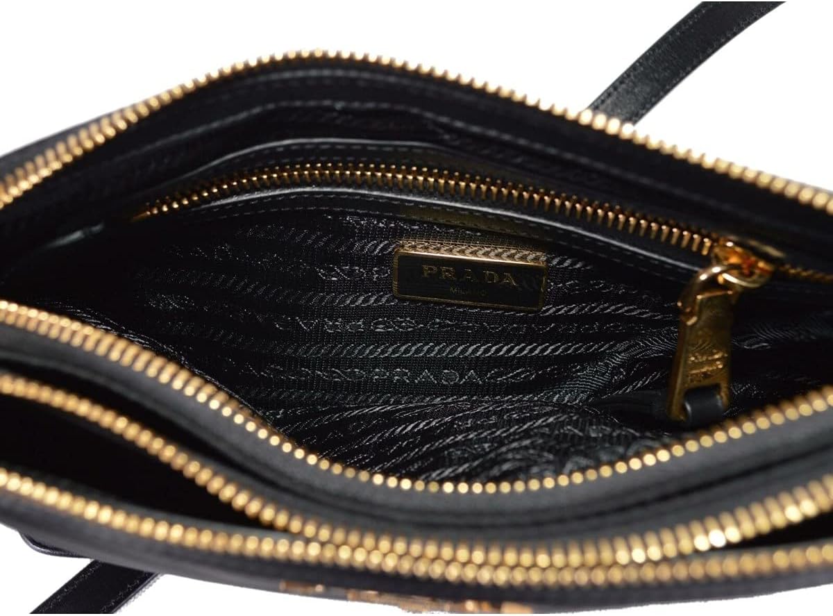 Tracolla nera Prada Vitello Phenix Gold Hardware 1BH046