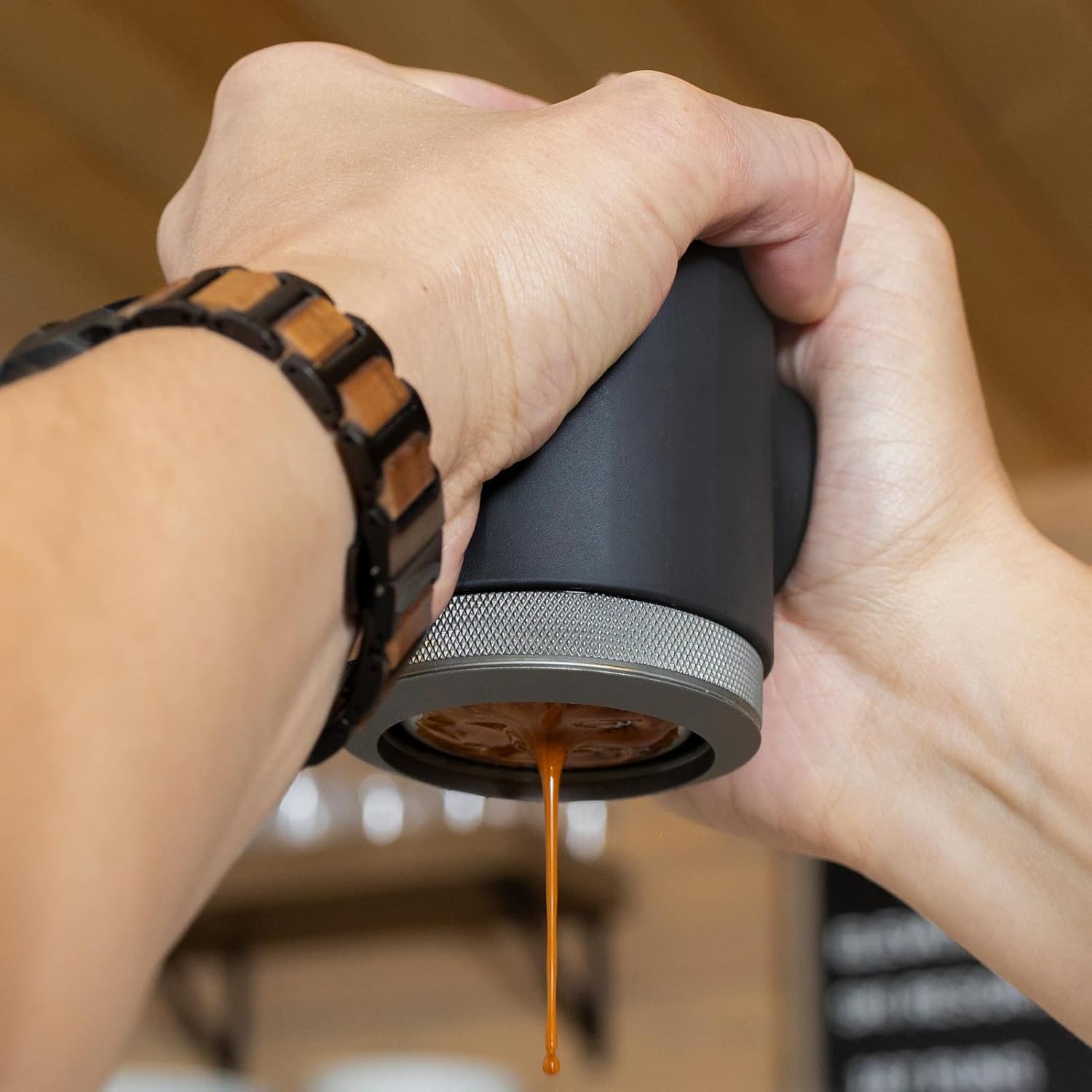 WACACO Picopresso เครื่องชงกาแฟเอสเพรสโซพกพาพร้อมเคสป้องกัน เครื่องชงกาแฟพิเศษระดับมืออาชีพ บดละเอียดพิเศษได้ เครื่องชงกาแฟแบบพกพาที่ควบคุมด้วยมือ