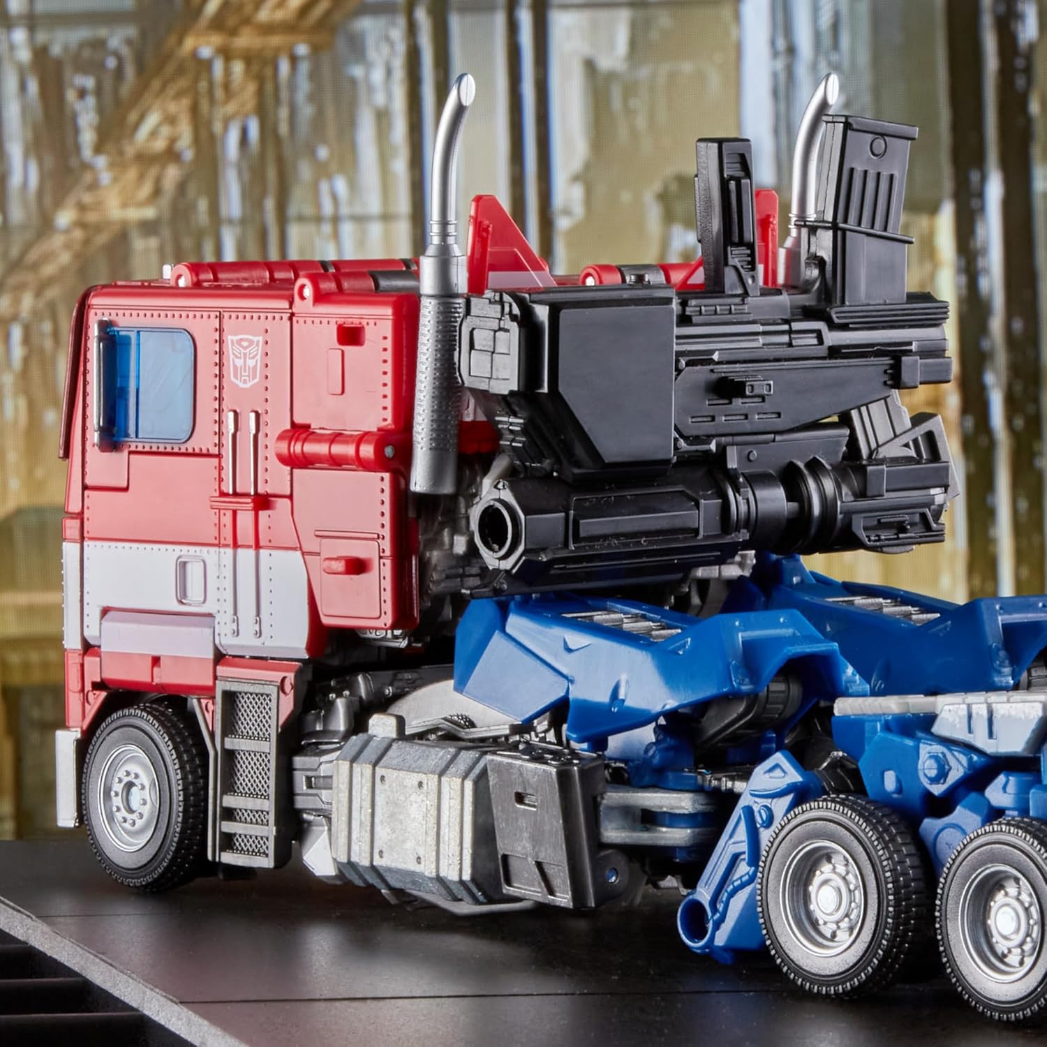 Transformers Movie Masterpiece Series MPM-12 Optimus Prime Collector Figure from Bumblebee Movie - Ages 8 and Up, 11-inch · v2