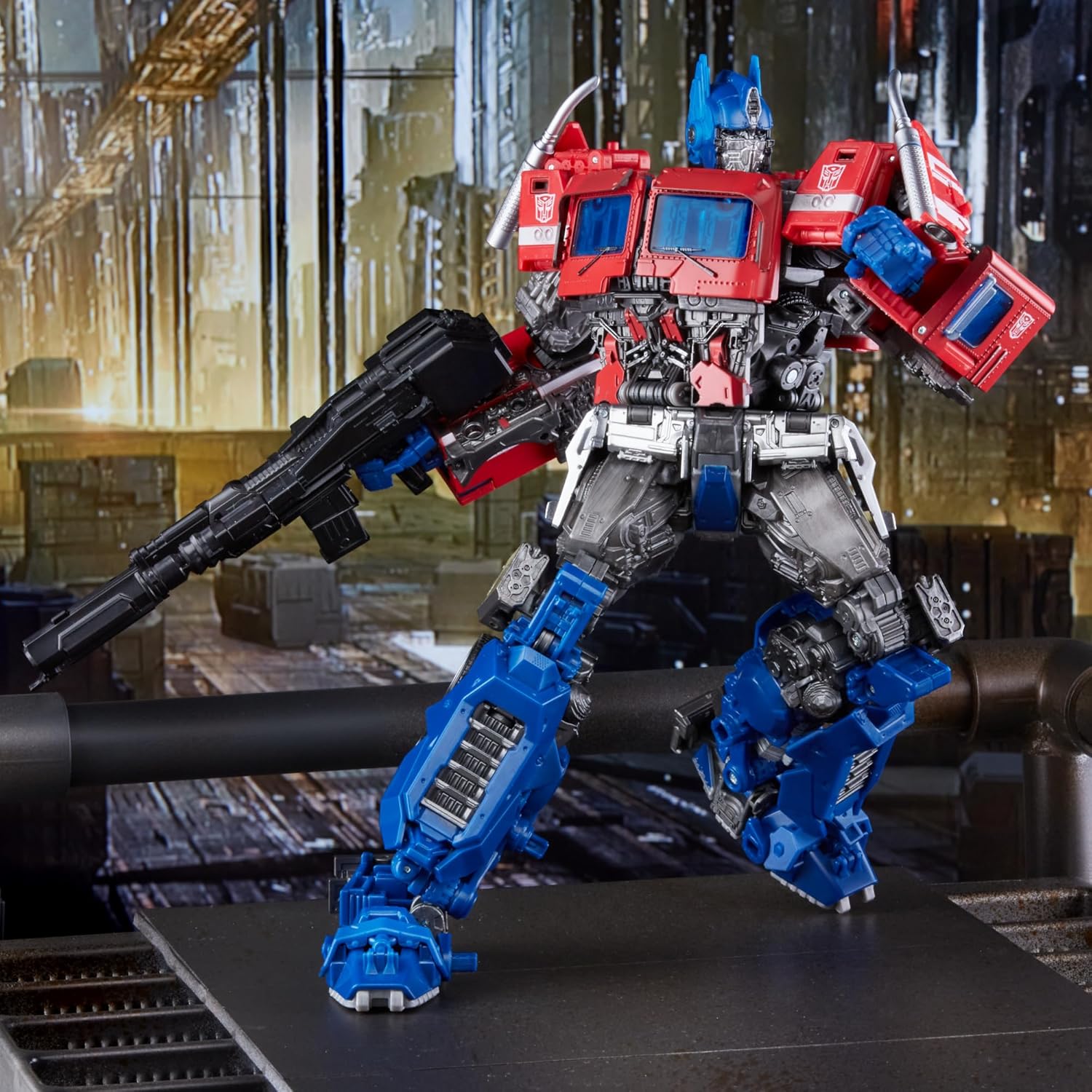 Transformers Movie Masterpiece Series MPM-12 Optimus Prime Collector Figure from Bumblebee Movie - Ages 8 and Up, 11-inch · v2