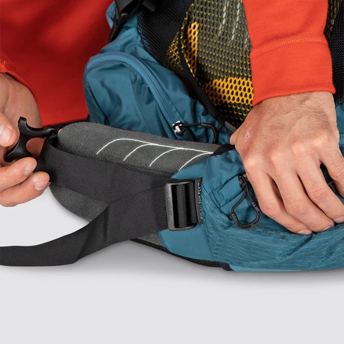 حقيبة ظهر Osprey Atmos AG 65L للرجال، باللون الأسود، مقاس L/XL