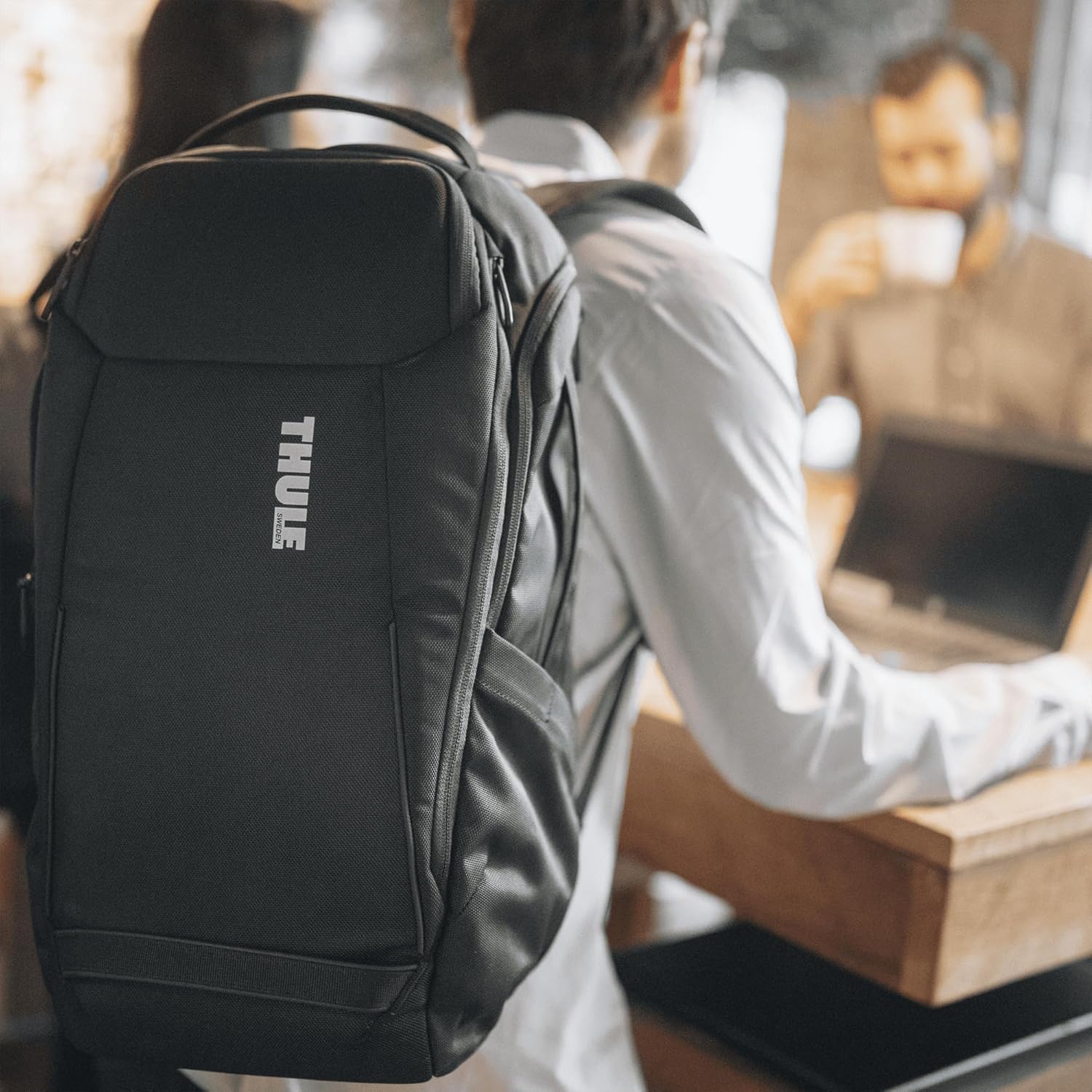 กระเป๋าเป้ Thule Accent 28L สีดำ