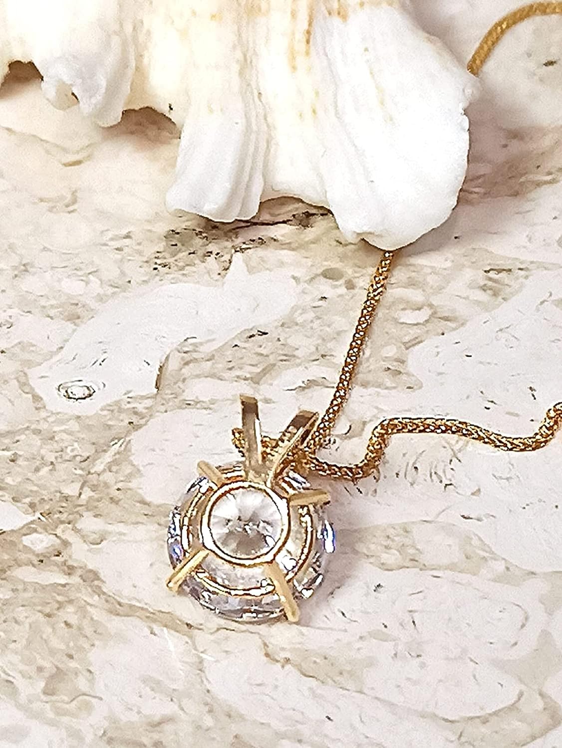 18-karaats MASSIEF gouden LUXE DAMESDAGcadeau voor haar 8 mm diamanten halsketting, hanger van 1,5 karaat SOLITAIRE DIAMOND, zwevende diamanten halsketting, geelgoud, HANDGEMAAKTE sieraden voor dames.