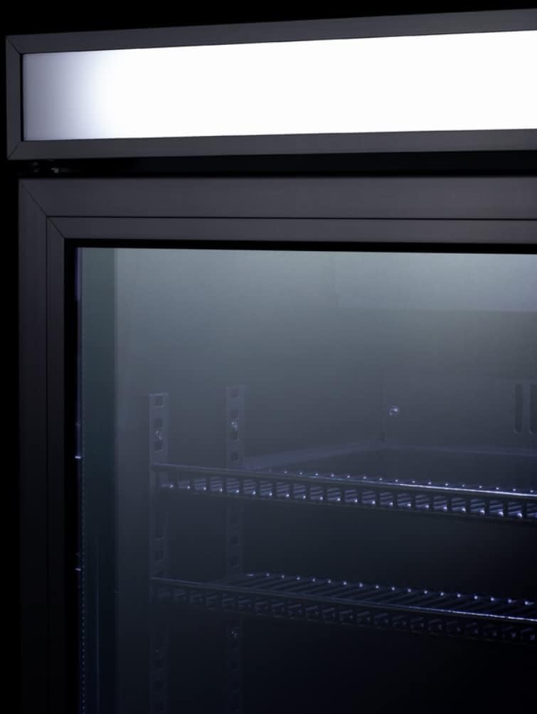 Summit Appliance SCR3502DLL Gewerblicher Einzonenkühlschrank mit geringer Tiefe zur freistehenden Nutzung mit französischen Glastüren, schwarzem Schrank, Frontschlössern und LED-Beleuchtung