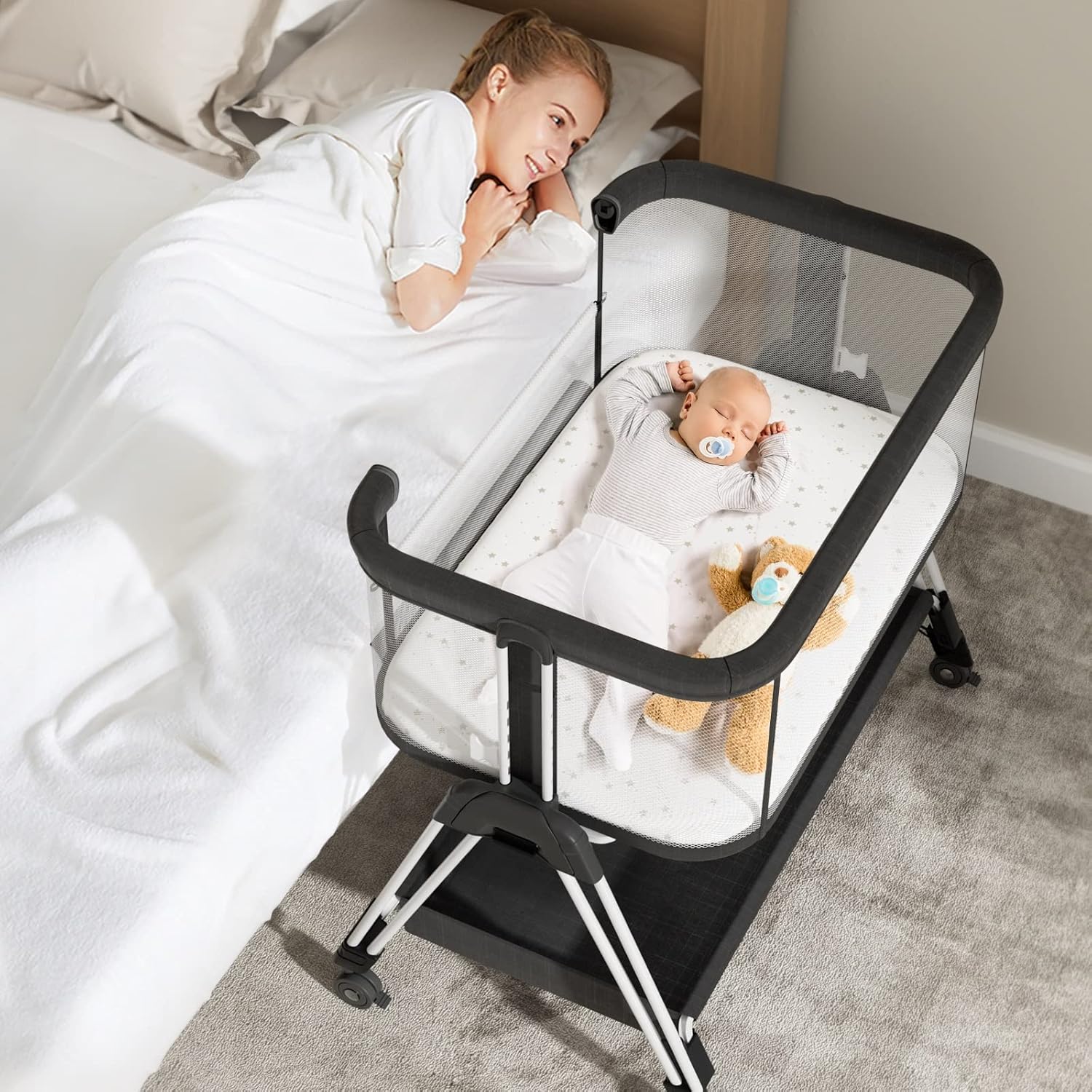 바퀴와 수납 트레이가 있는 Fodoss Baby Bassinet 침대 옆 침대, 유아/신생아용 4면 메쉬 침대 옆 침대, 높이 7 조절이 가능한 간편 접이식 침대 옆 침대