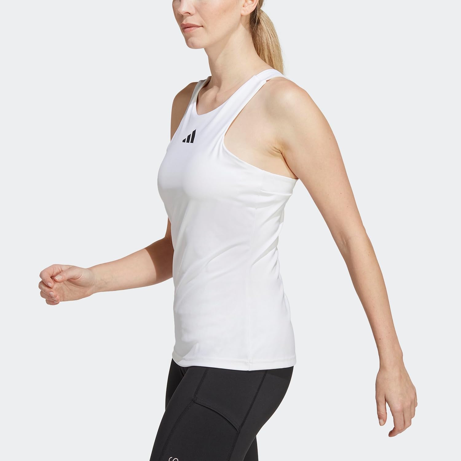 تي شيرت تنس نسائي من adidas بتصميم Y-Tank