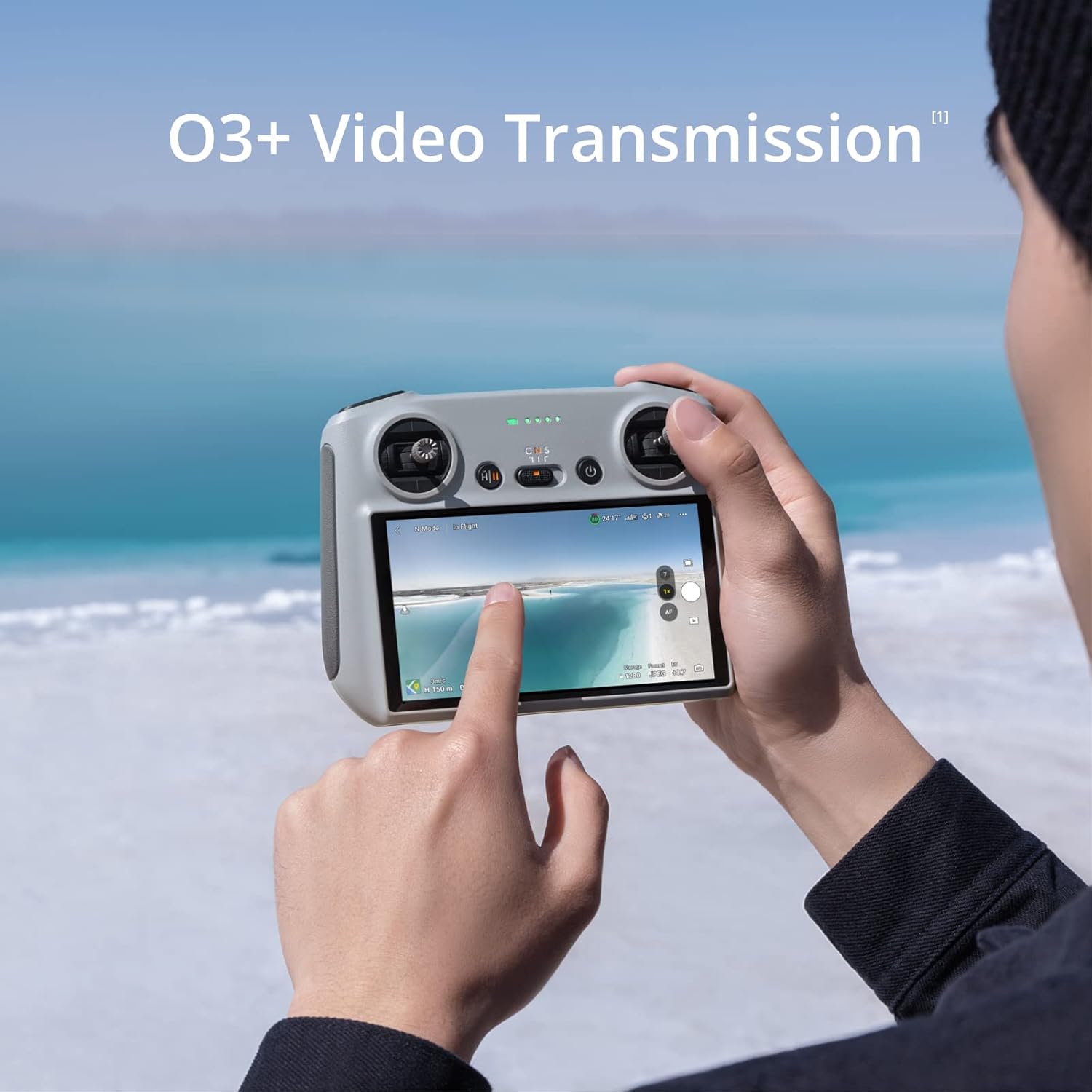 DJI RC, telecomando con corpo leggero, schermo FHD, batteria 4 ore, stick di controllo di precisione, trasmissione O3