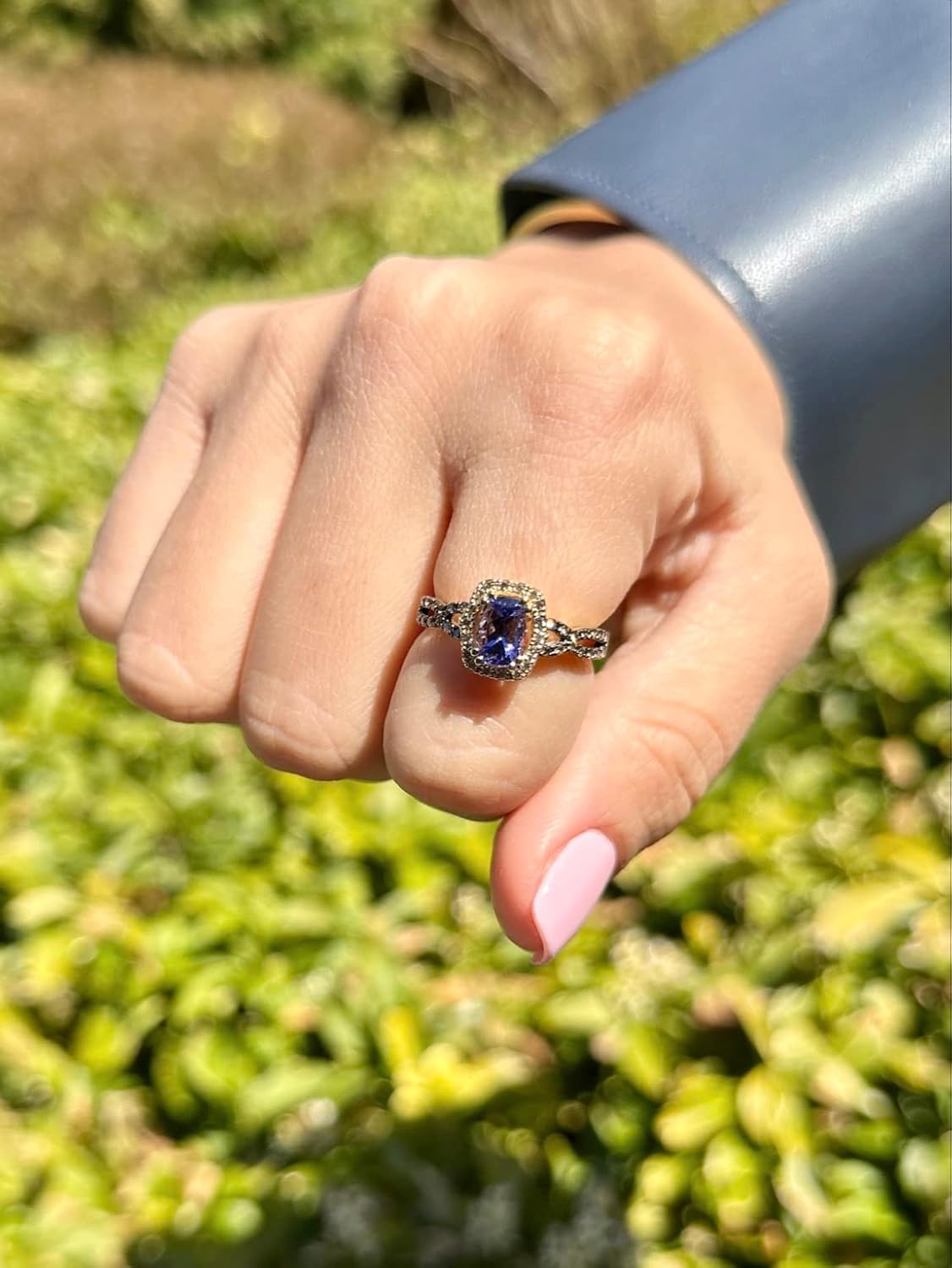 LE VIAN Kadınlar için 1/4 Karat Beyaz ve Çikolatalı Pırlanta Bükümlü Halo Yüzük I Yastık Kesim Akuamarin Tanzanit veya Morganit (0.27 cttw) Yıldönümü Sözü Yüzüğü Beden 4 ila 10