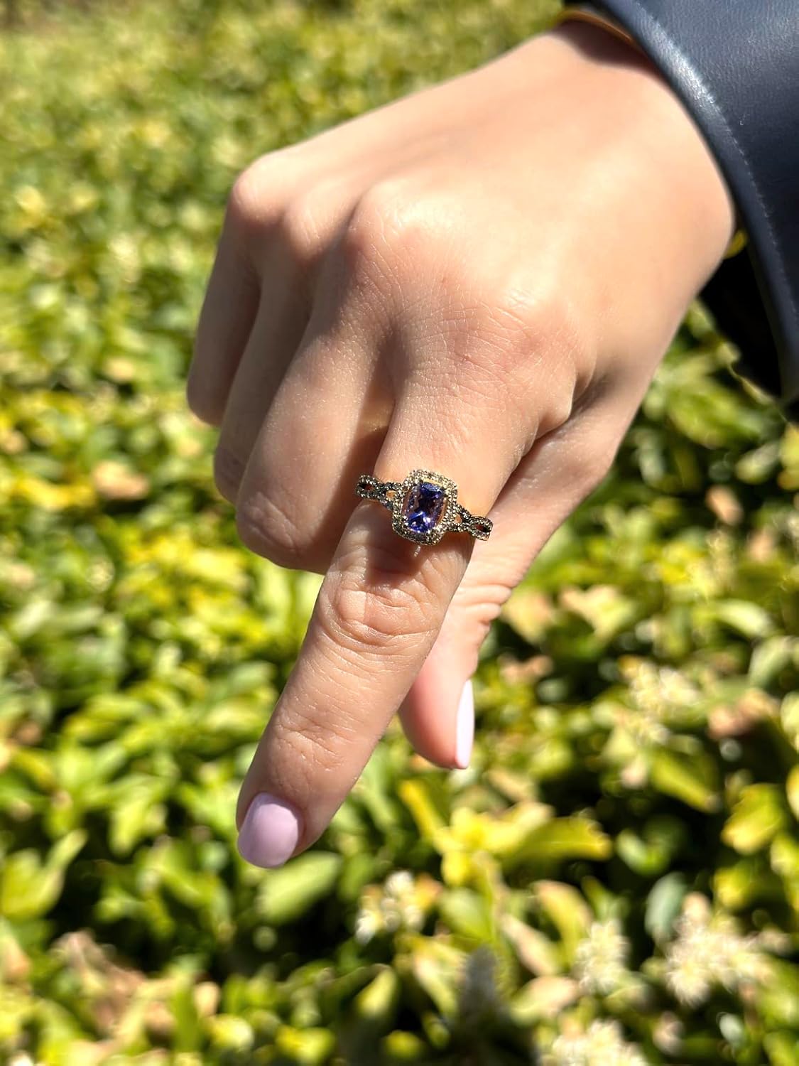 LE VIAN Kadınlar için 1/4 Karat Beyaz ve Çikolatalı Pırlanta Bükümlü Halo Yüzük I Yastık Kesim Akuamarin Tanzanit veya Morganit (0.27 cttw) Yıldönümü Sözü Yüzüğü Beden 4 ila 10