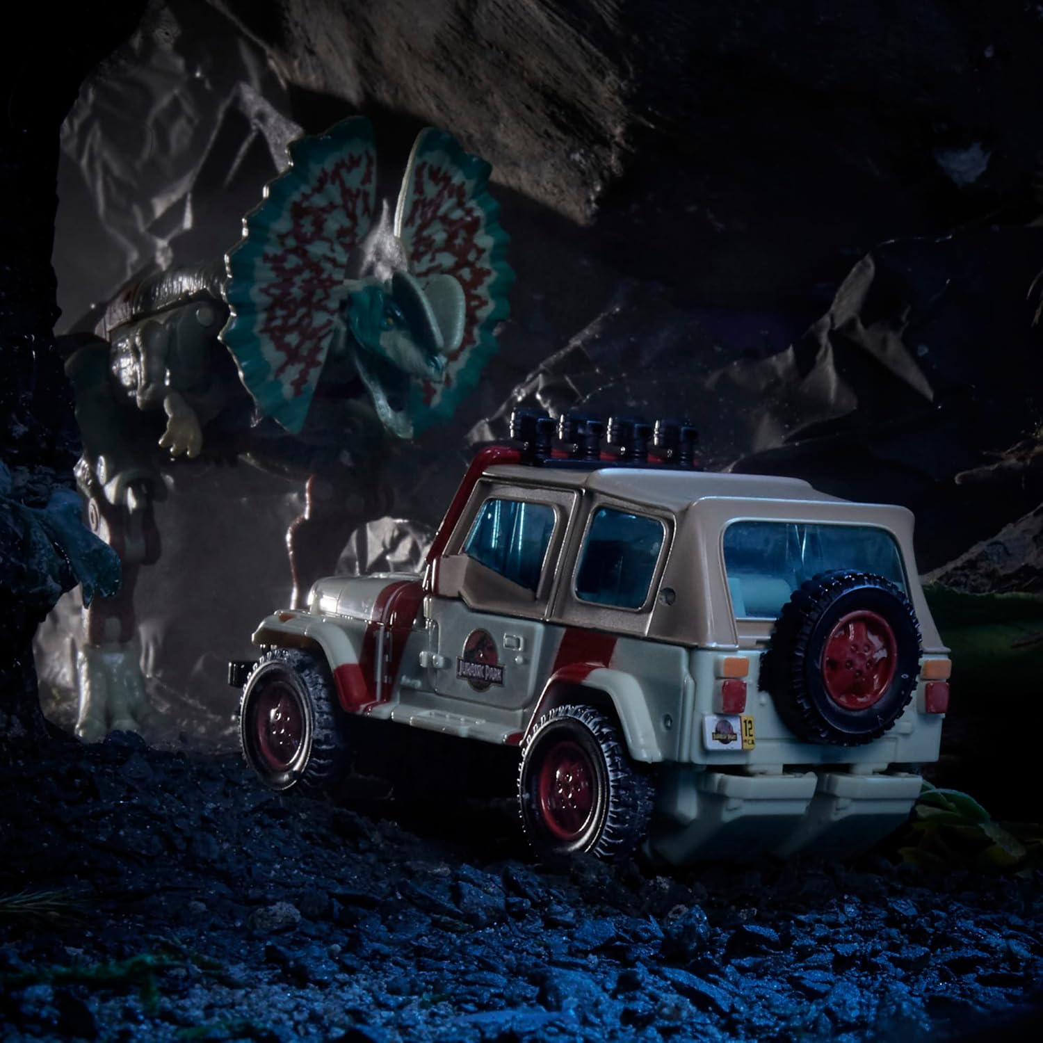 Transformers Collaborative Jurassic Park x Toys Dilophocon  Autobot JP12, Action Figures for Boys and Girls Ages 8 and Up (Amazon Exclusive) · v2