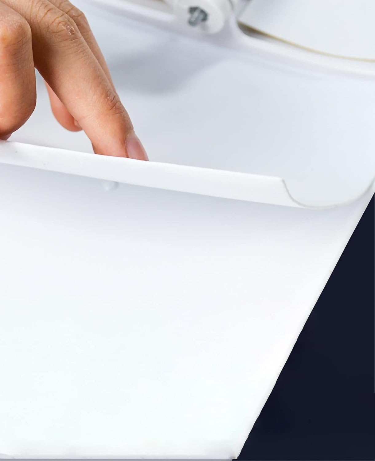 Deflettore d'aria condizionata Deflettore verticale per condizionatore d'aria, impedisce all'aria fredda di soffiare, parabrezza regolabile ad angolo retto, per casa e ufficio (colore: bianco)