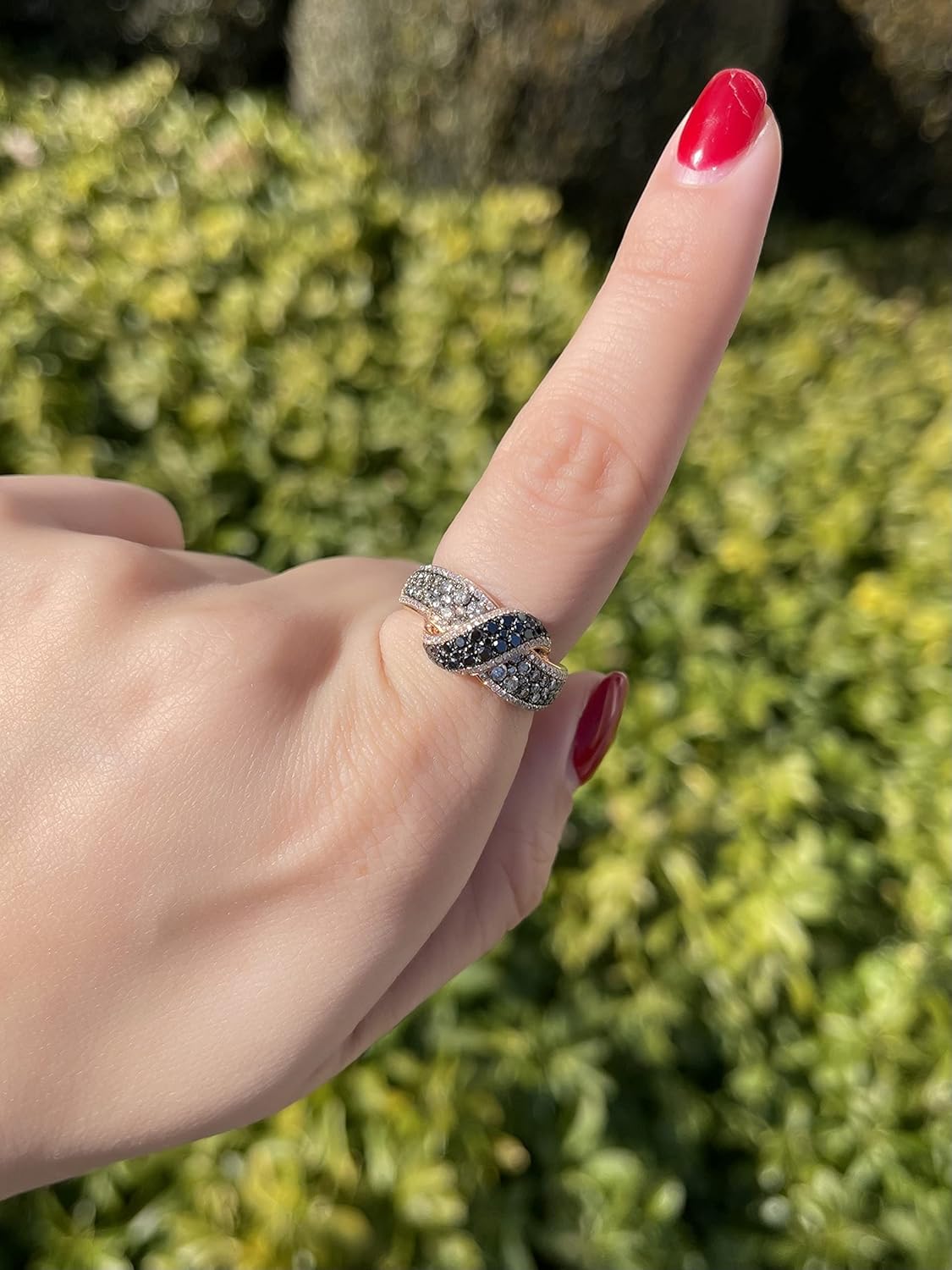 LE VIAN แหวนเพชรทรงกลมสีวานิลลาดำและช็อกโกแลต 1 1/3 กะรัตสำหรับผู้หญิง I แหวนทองคำ 14k ประดับกุหลาบสำหรับเธอ (G-H/น้ำตาล, VS2-SI1 / SI2-I1, 1.37 กะรัต) แหวนครบรอบแต่งงานทรง Promise ขนาด 5 ถึง 10.5