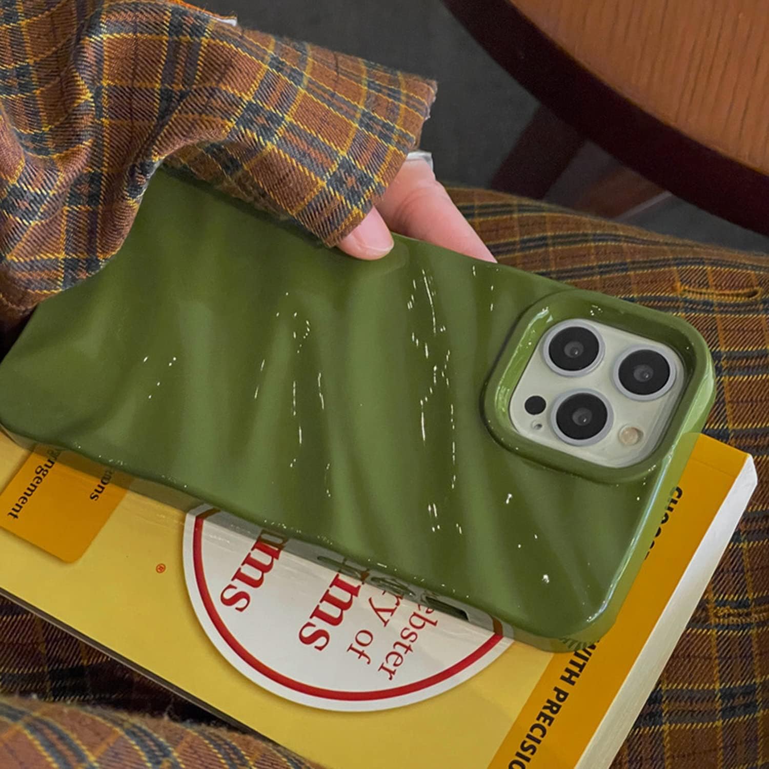 Water Ripple Pattern Compatible for iPhone 13 / iPhone 14 Phone Case,Cute Luxury Wave Shape Case for Women  Men, Soft TPU Shockproof Protective Cover for iPhone 13 / iPhone 14 6.1'-Green