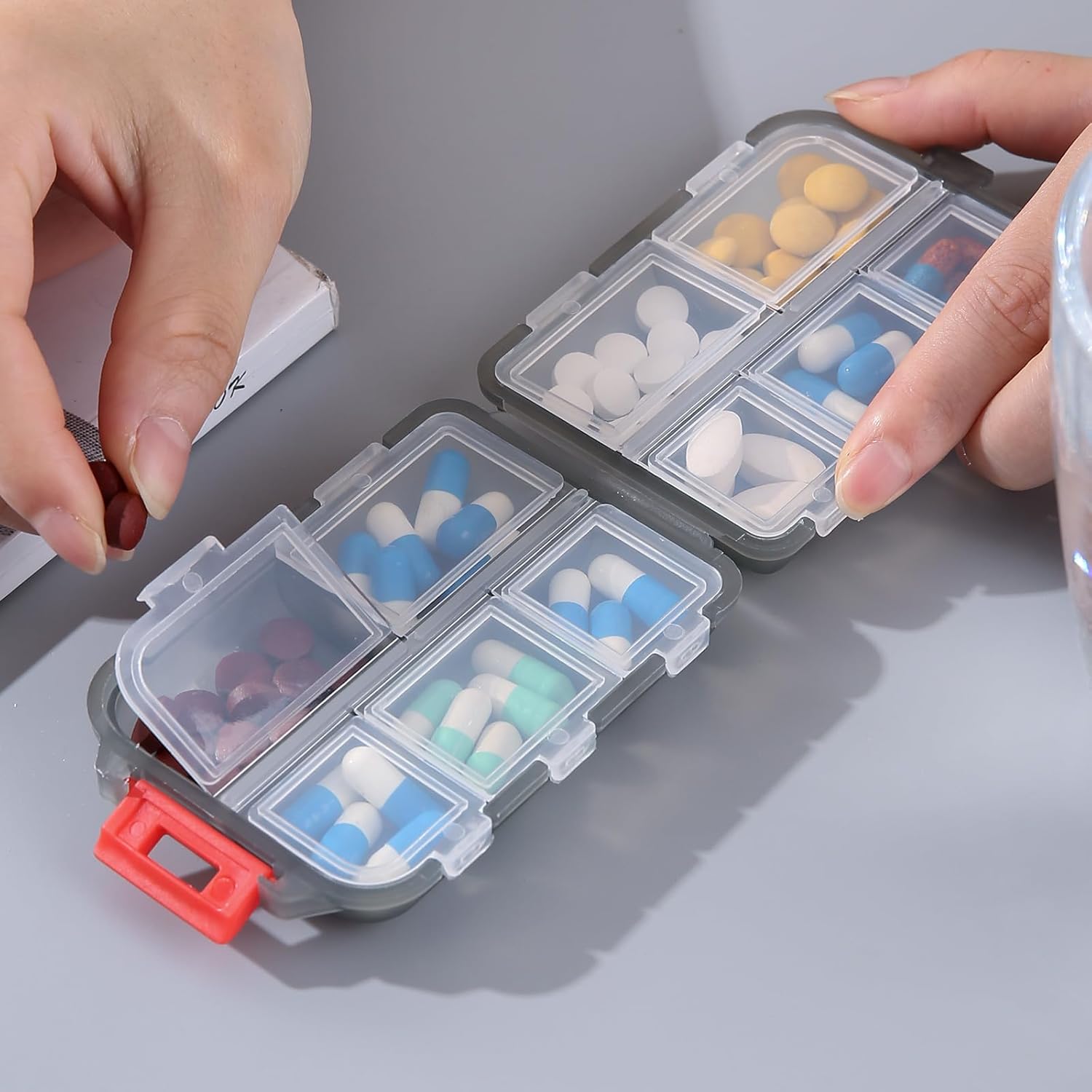 1Pack Seyahat Hap Organizatörü - 10 Bölmeli Hap Kutusu, Kompakt ve Taşınabilir Hap Kutusu, Hareket Halindeyken Depolama için Mükemmel, Çanta için Hap Tutucu Gri