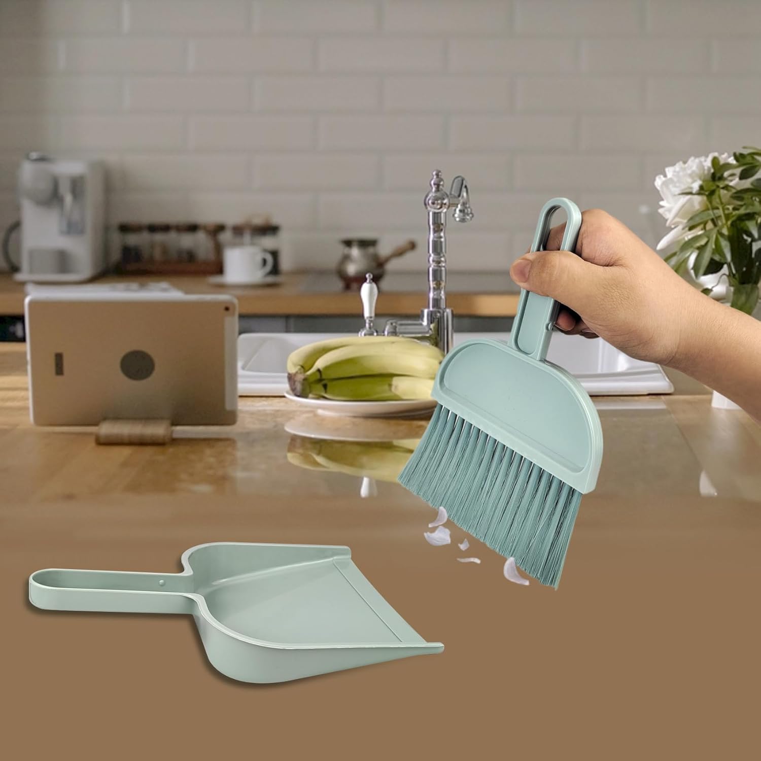 Mini Süpürge ve Çöp Seti Günlük Temizlik Gerekliliği Kıl Bilgisayar Klavyeleri Temizliği İçin İdeal (Mini Süpürge ve Çöp Kovası Seti 2'li)
