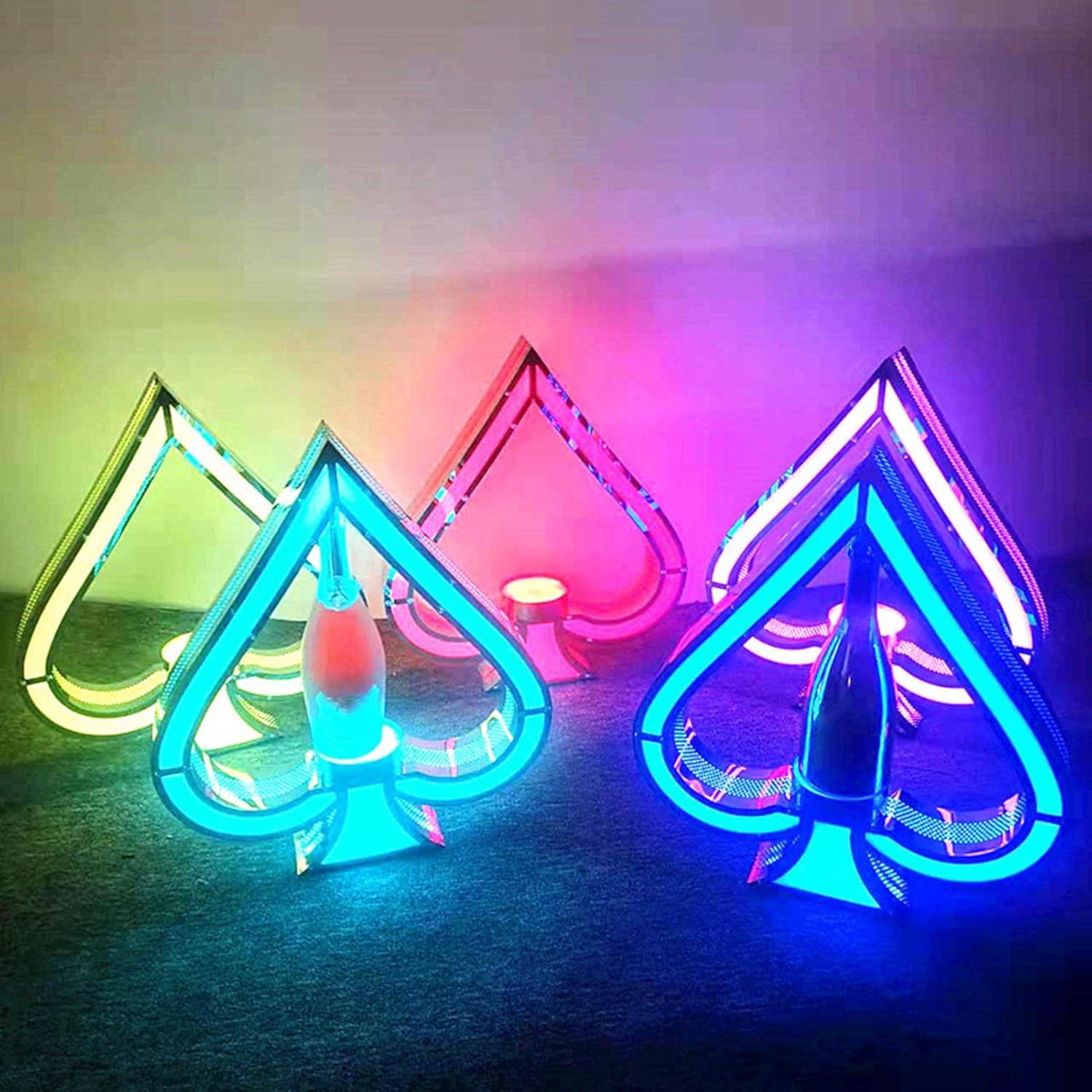 Presentatore per bottiglie di champagne Ace of Spades a 7 colori, con display per bottiglie di vino incandescente regolabile a colori con telecomando, espositore per bottiglie di liquore illuminato a LED per uso commerciale, casa, bar, feste, discoteca