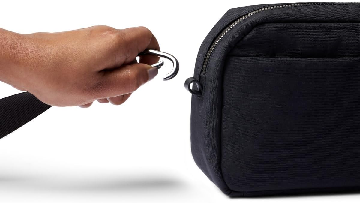 Bellroy Tokyo Crossbody (bag with crossbody strap for everyday use or travel, perfect to carry your daily essentials) - Raven · v2