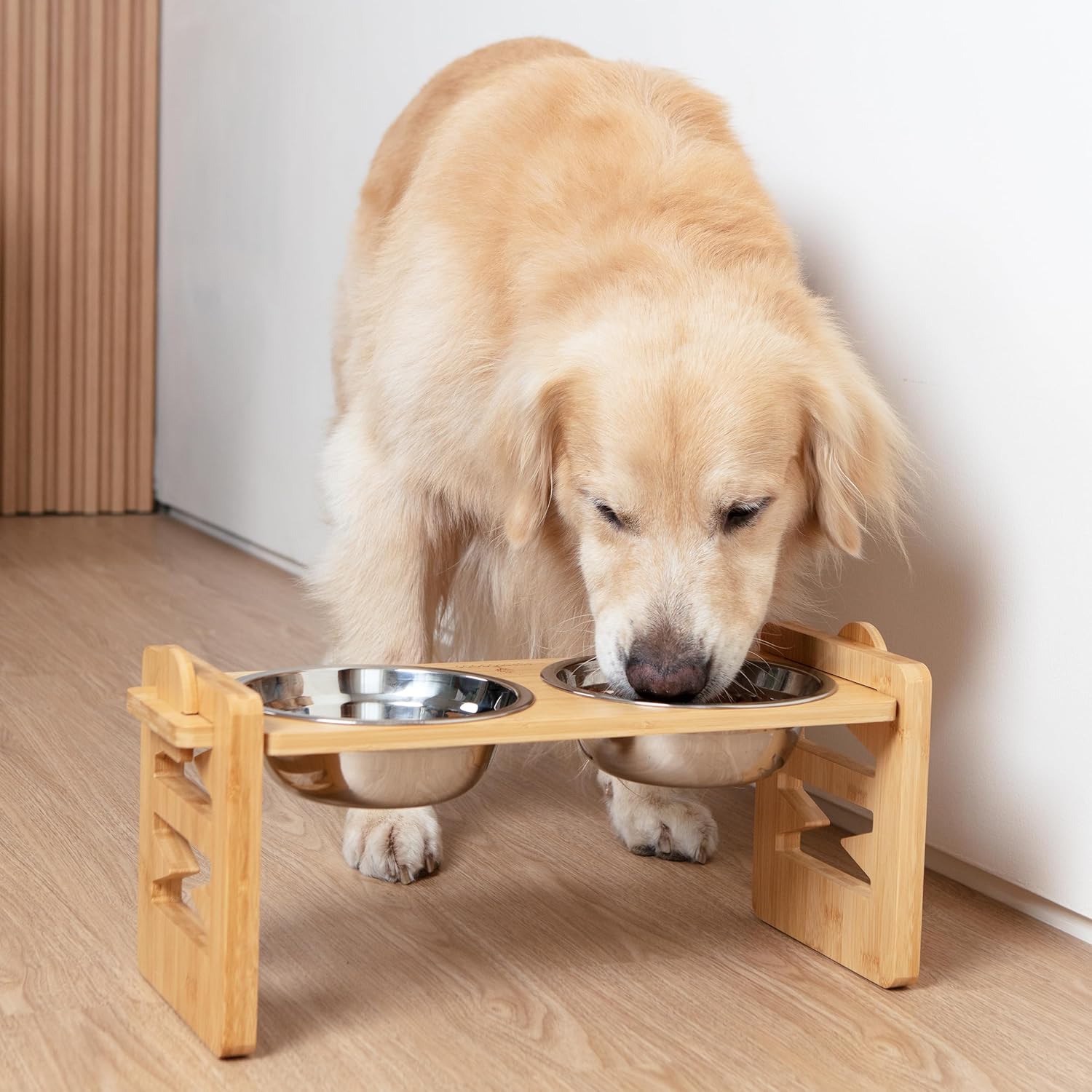 Verhoogde hondenbakstandaard - 4 niveaus verstelbare voerbakstandaard voor honden - Antislip, verhoogde hondenbakstandaard van bamboe - inclusief 2x roestvrijstalen kommen - voerbak voor huisdieren voor katten en honden - FURSTGOODS
