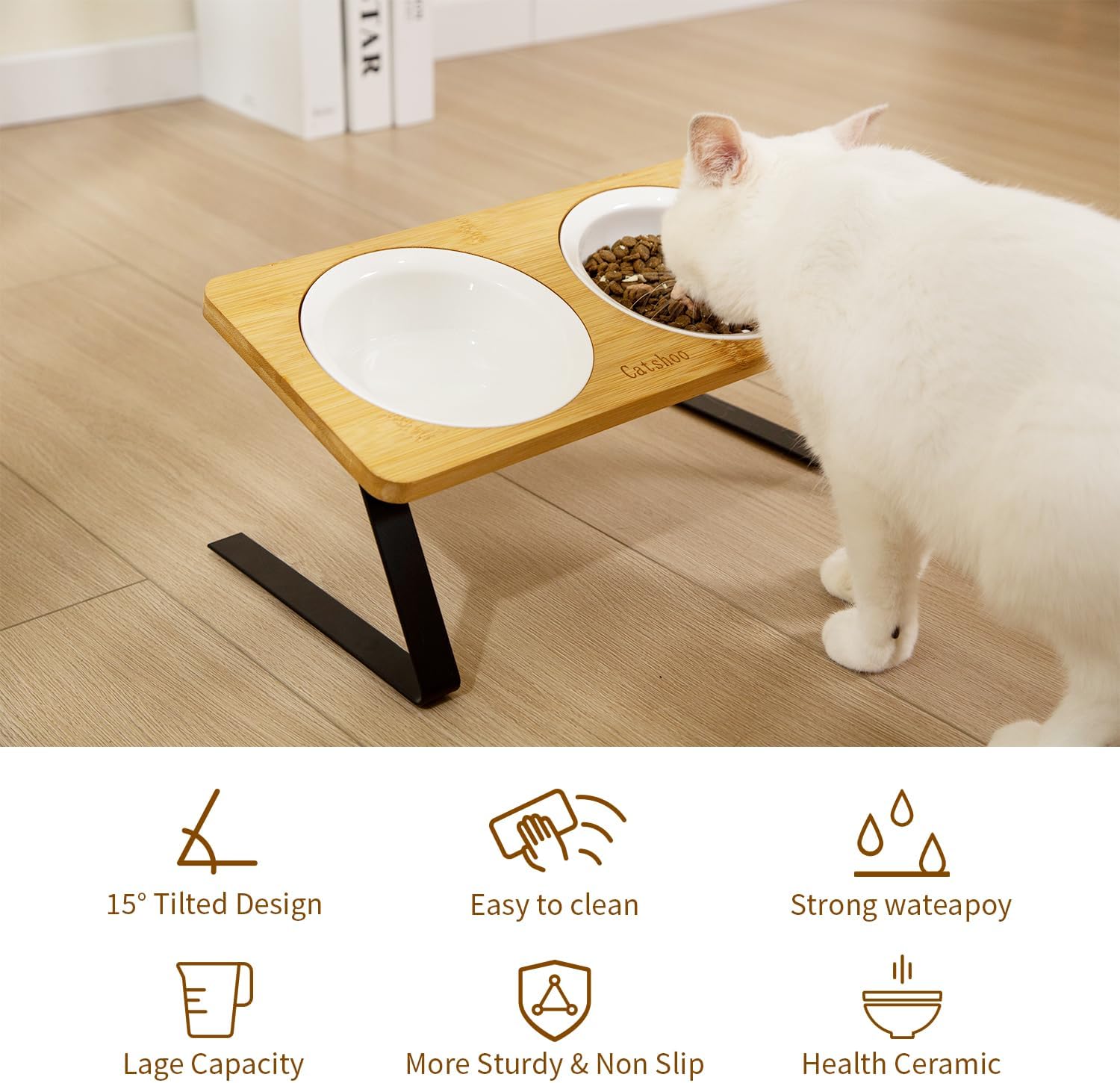Gamelles surélevées en céramique pour chats pour la nourriture et l'eau, bols de nourriture surélevés inclinés à 15° pour chats, support entièrement en bambou de qualité alimentaire, anti-vomissements, adapté aux moustaches de chat, parfait pour les chats d'intérieur et les petits chiens