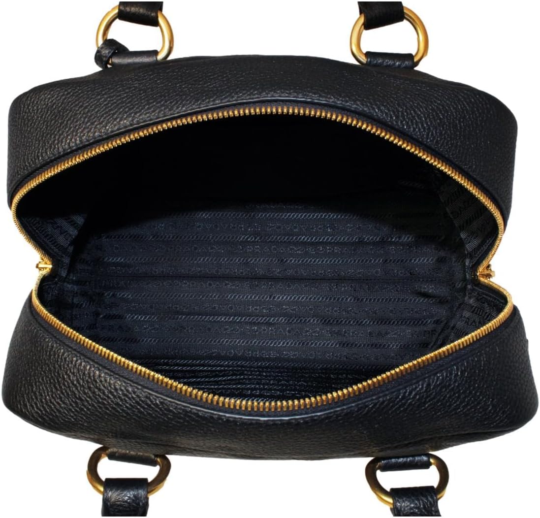 กระเป๋าถือ Prada สายคาดหนังสีดำลายทาง