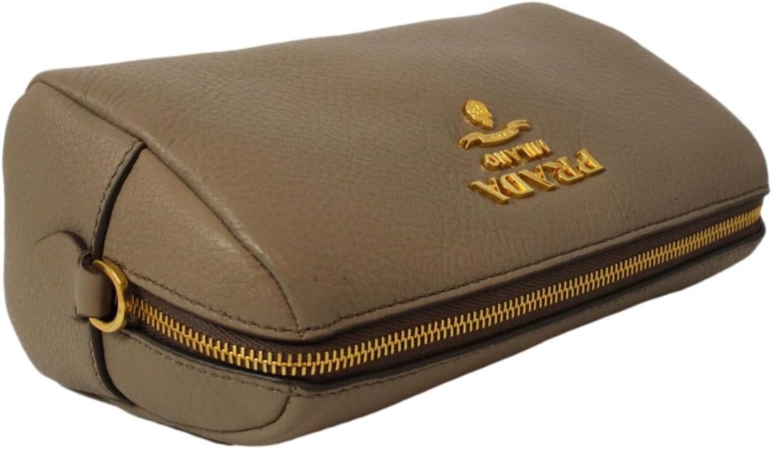 กระเป๋าคลัตช์หนัง Prada Vitello Daino สีเทา Clay Leather Clutch 1ND004
