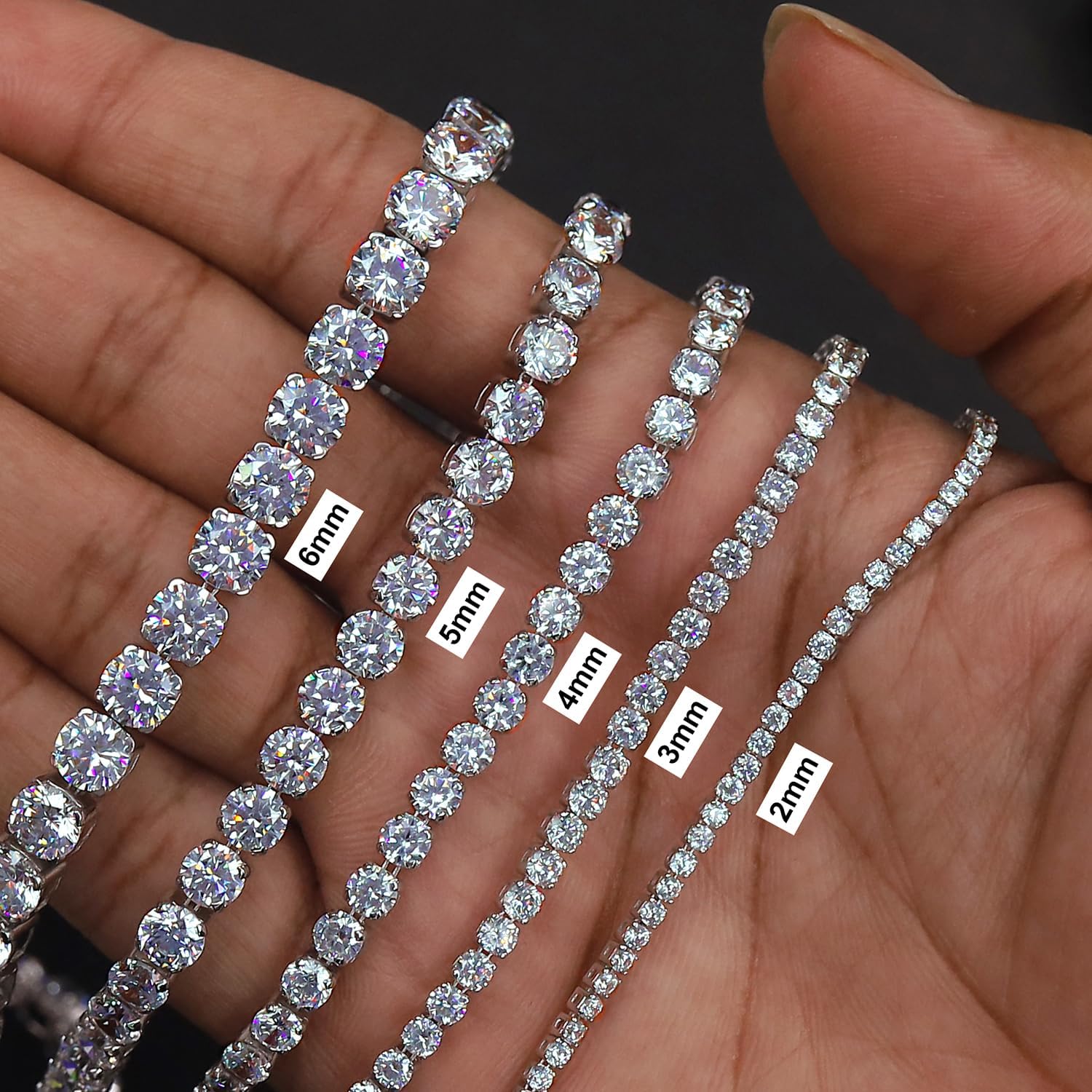 Yuvarlak Kesim Laboratuvarda Yaratılmış Moissanite Elmas Tenis Bilezik Takıları, 14K Beyaz Altın Kaplama 925 Ayar Gümüş VVS1 Berraklık 2.40Ct ila 26.25Ct, 2MM ila 6MM Genişlik, 6.5 ila 8"